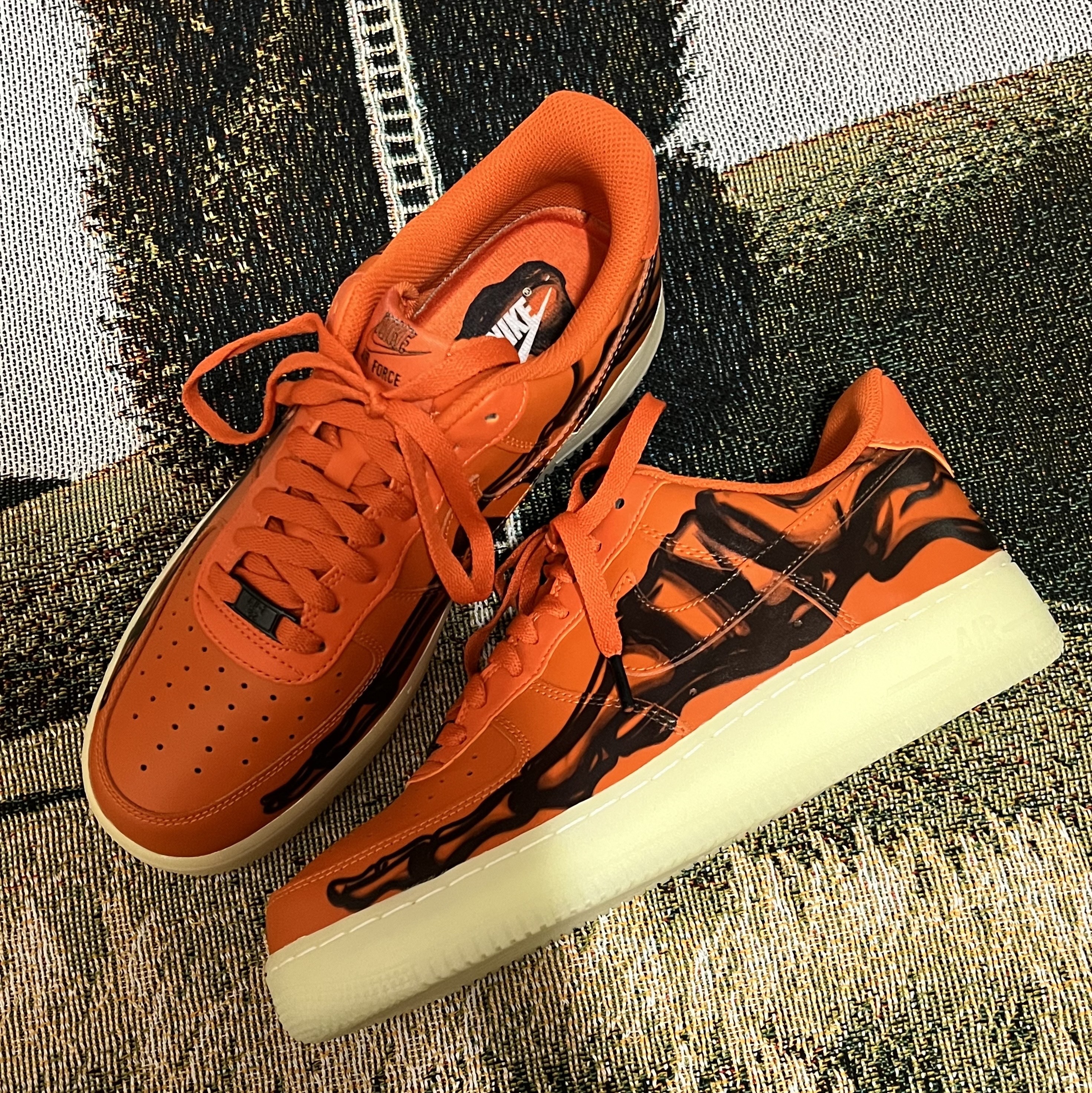 Nike Air Force 1 Low '07 Orange Skeleton 착용 스타일 - 1