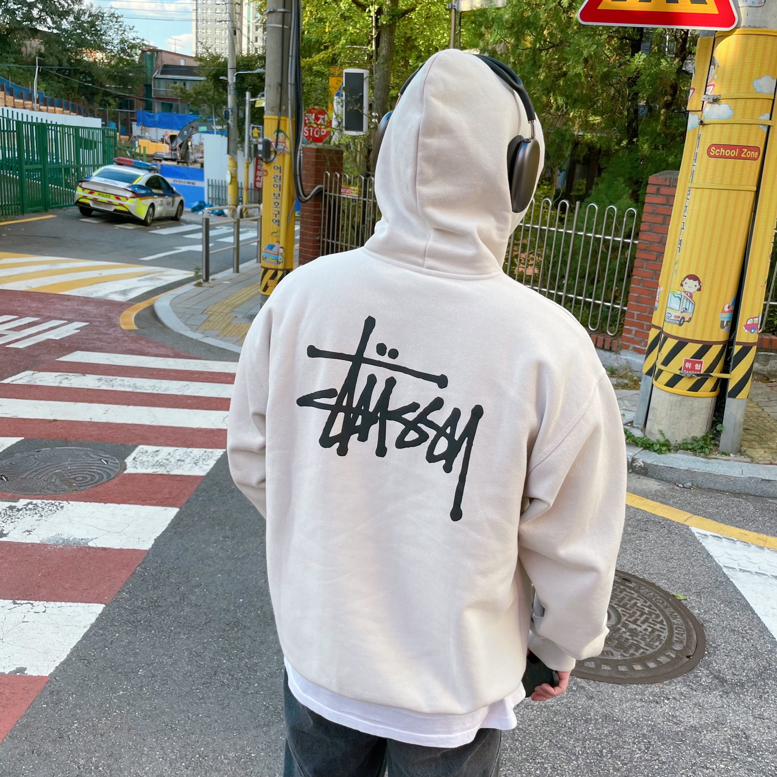 Stussy Basic Stussy Hoodie Smoke 2022, Apple AirPods Max Lightning Space Gray (Korean Ver.) 착용 스타일 - 3