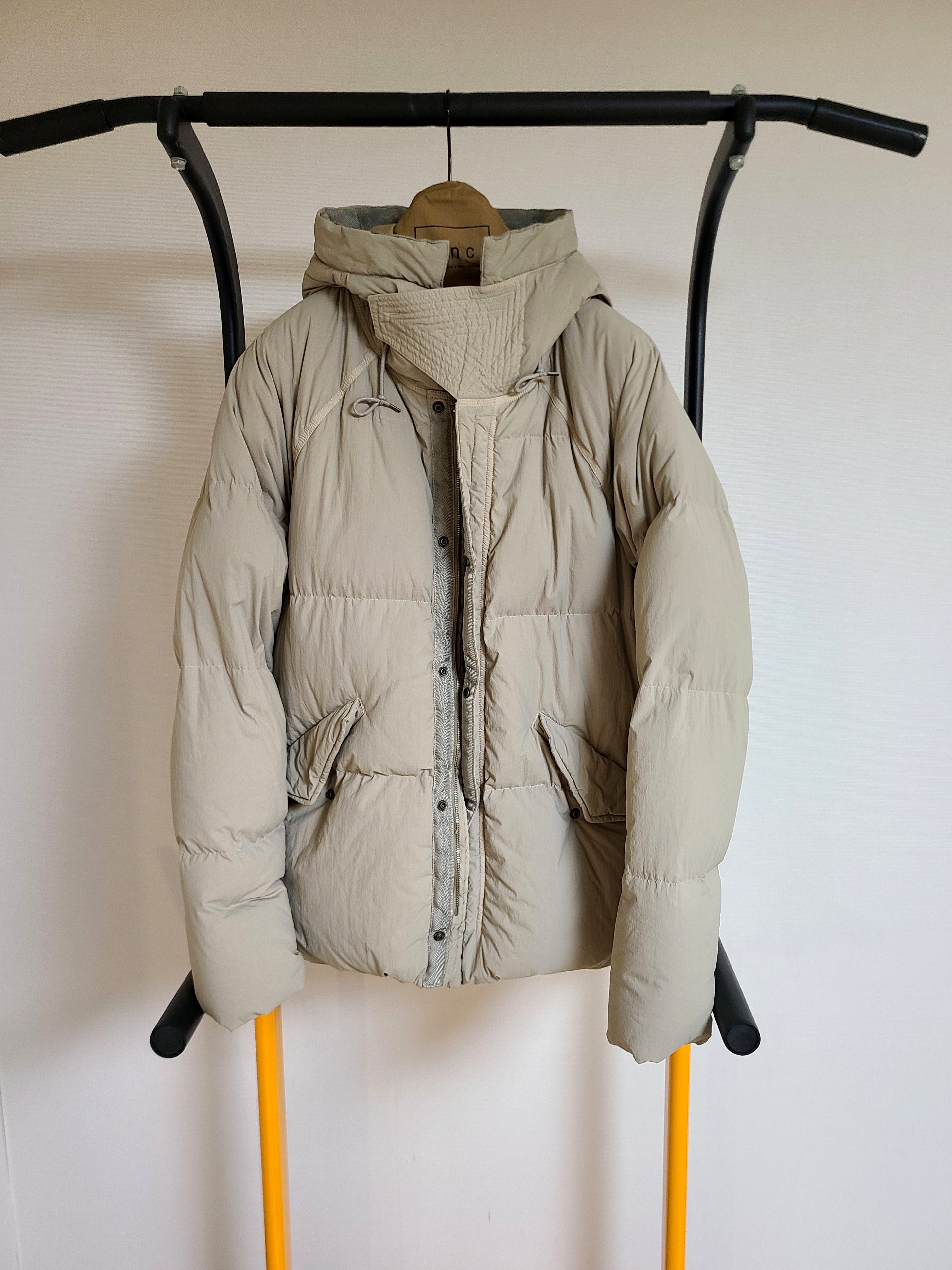 Ten C Artic Down Parka Pale Taupe 착용 스타일 - 1