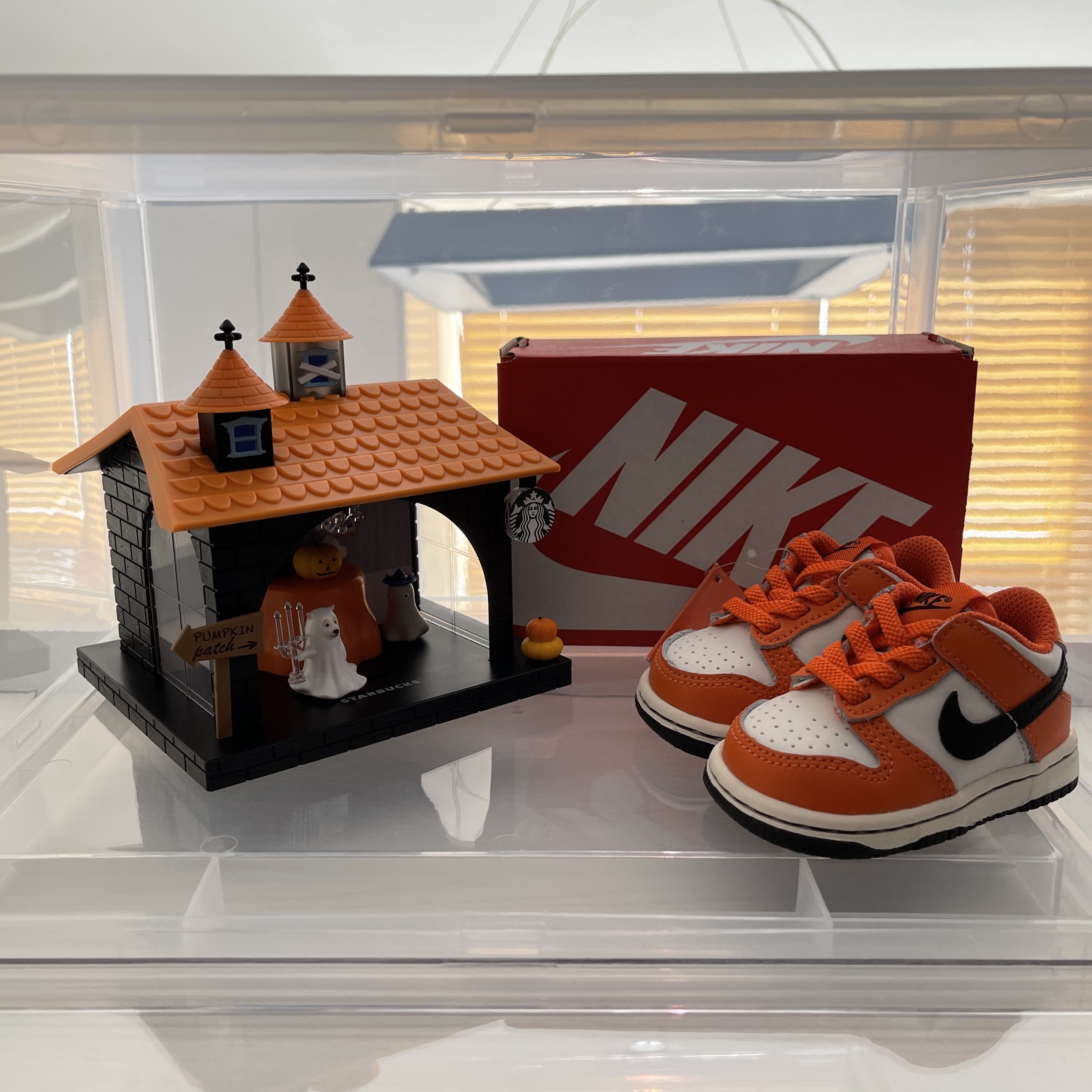 Starbucks 22 Halloween Village LED Orgel, (TD) Nike Dunk Low Safety Orange 착용 스타일