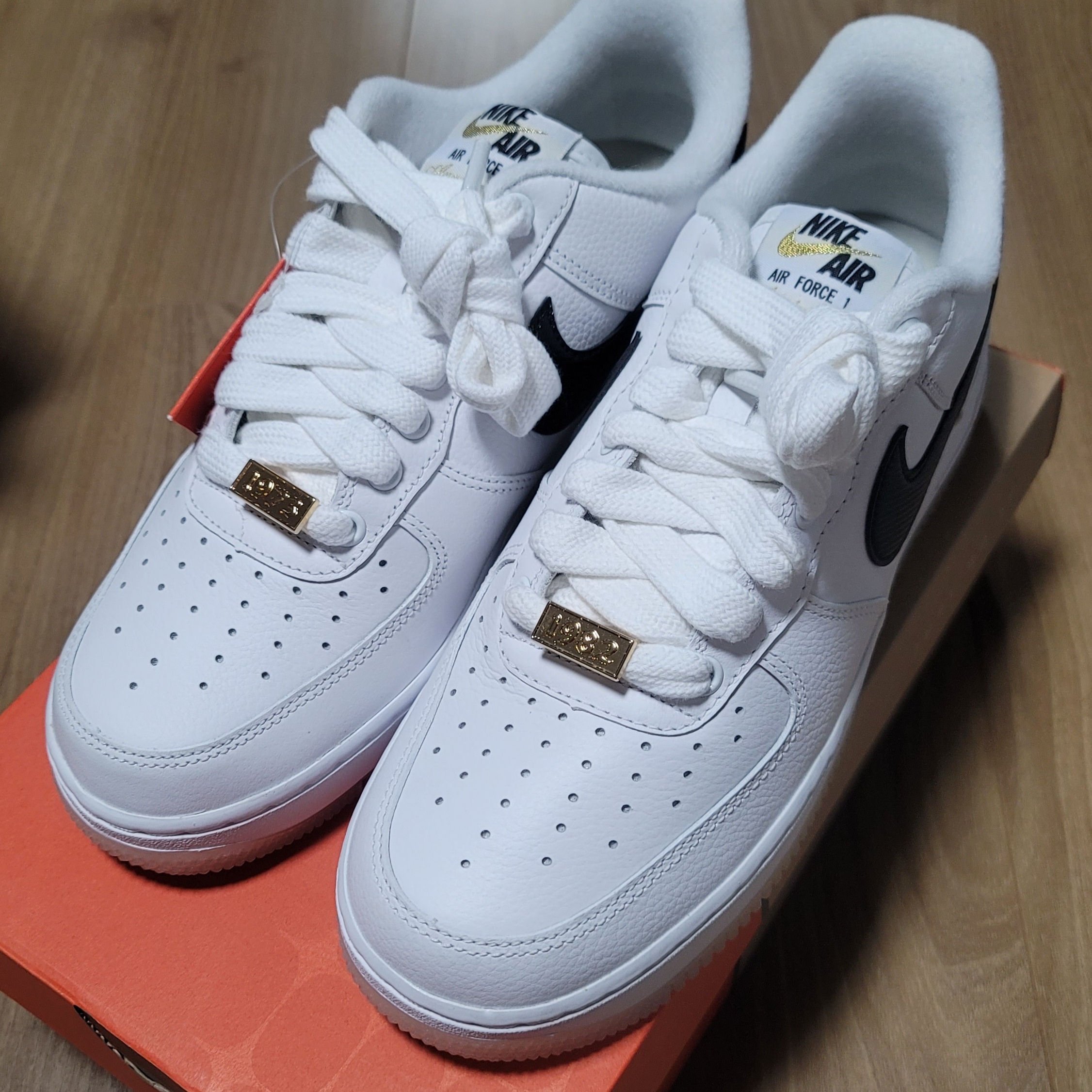 Nike Air Force 1 '07 PRM Bronx Origins 착용 스타일 - 3