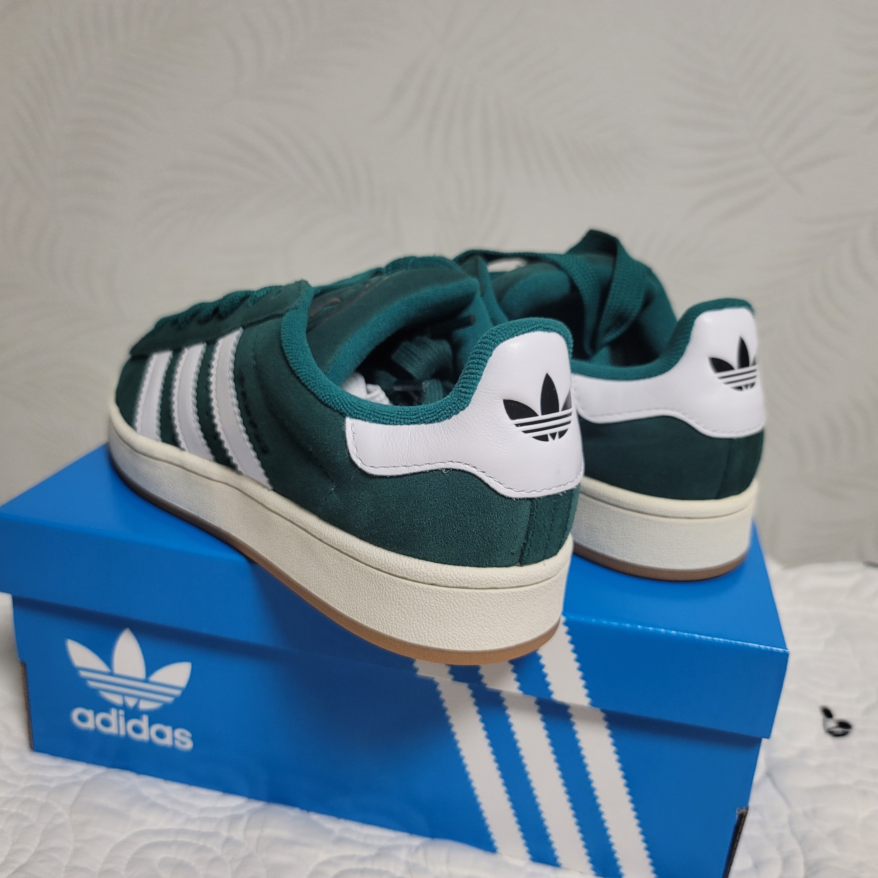 Adidas Campus 00s St Forest Glade 착용 스타일 - 2