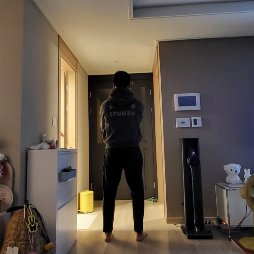 IAB Studio Pigment Hoodie & Sack Black 착용 스타일 - 2
