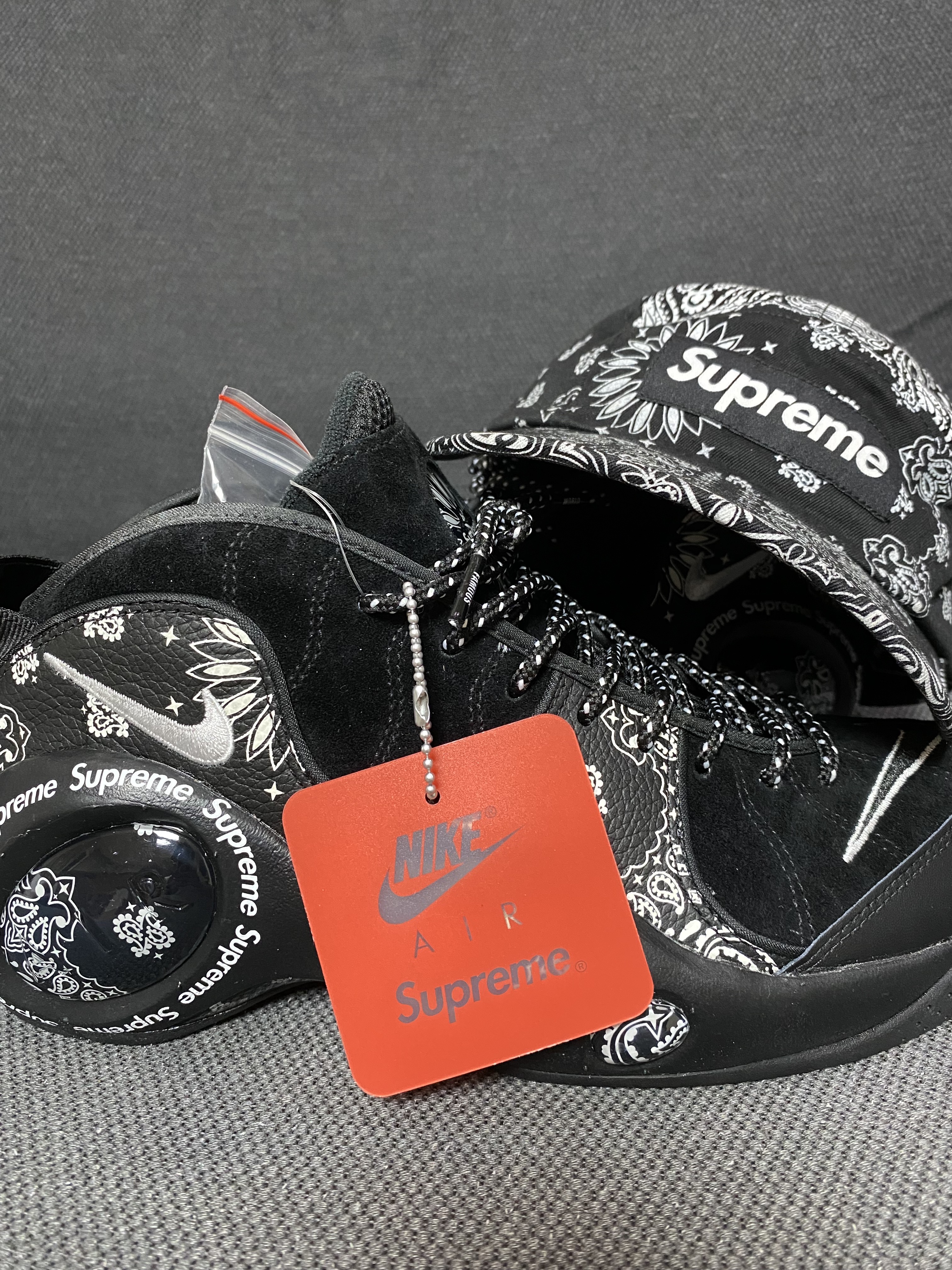 Nike x Supreme Air Zoom Flight 95 SP Black, Supreme Bandana Camp Cap Black - 21SS 착용 스타일