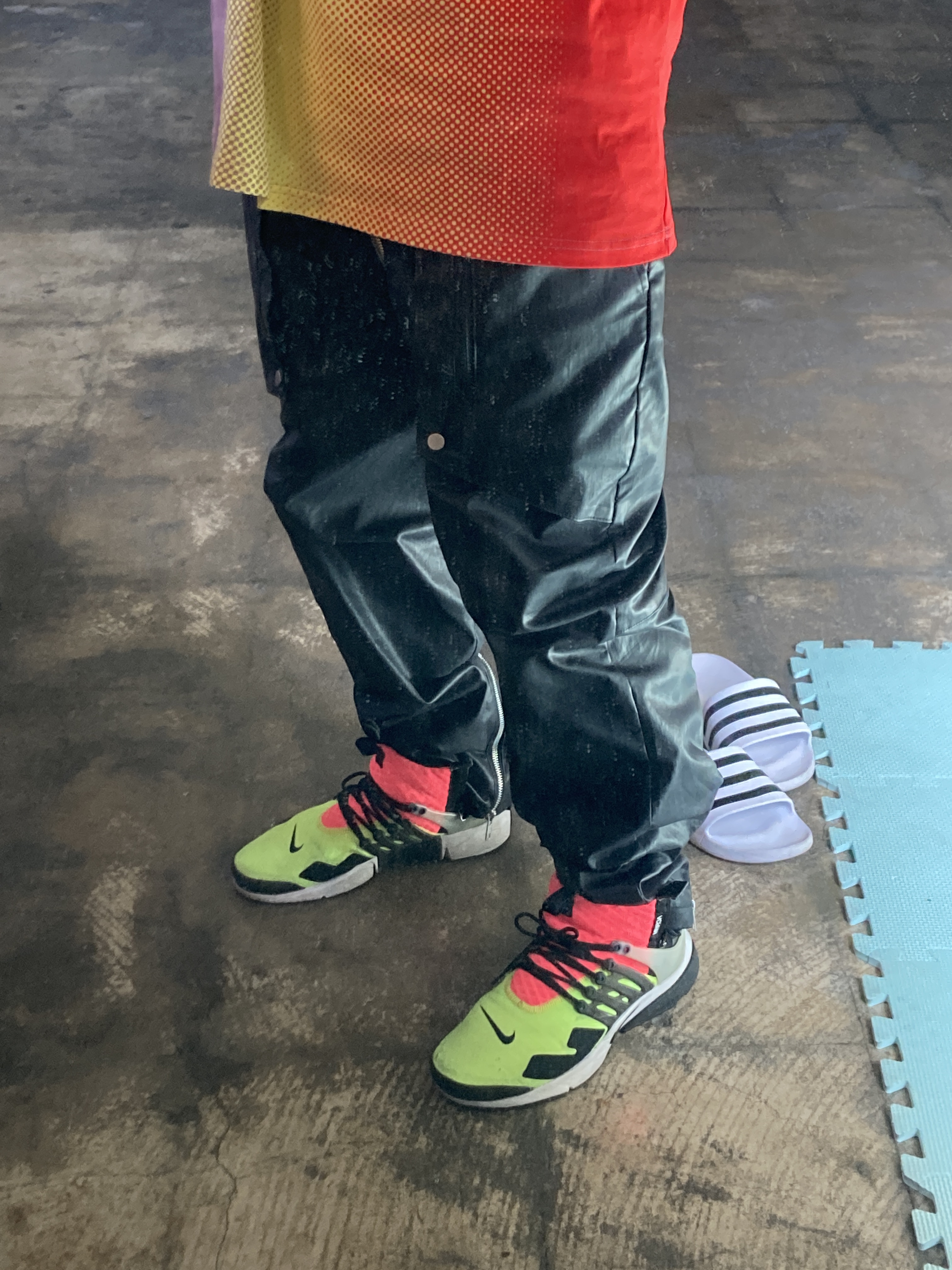 Nike x Acronym Air Presto Mid Multi-Color, Nike x Stussy NRG FL LS Top Multi Color (DO5308-902) 착용 스타일 - 3