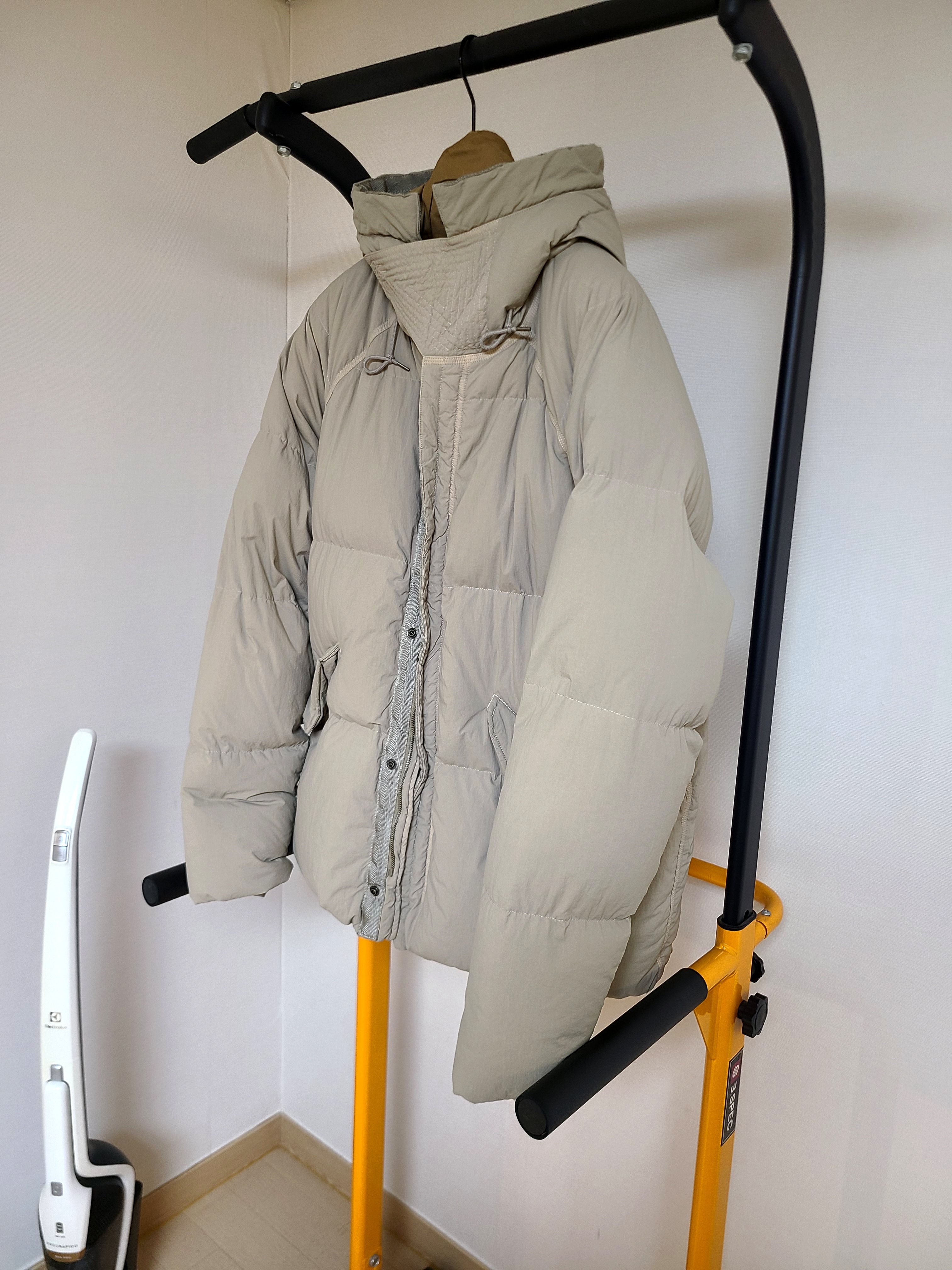 Ten C Artic Down Parka Pale Taupe 착용 스타일 - 2