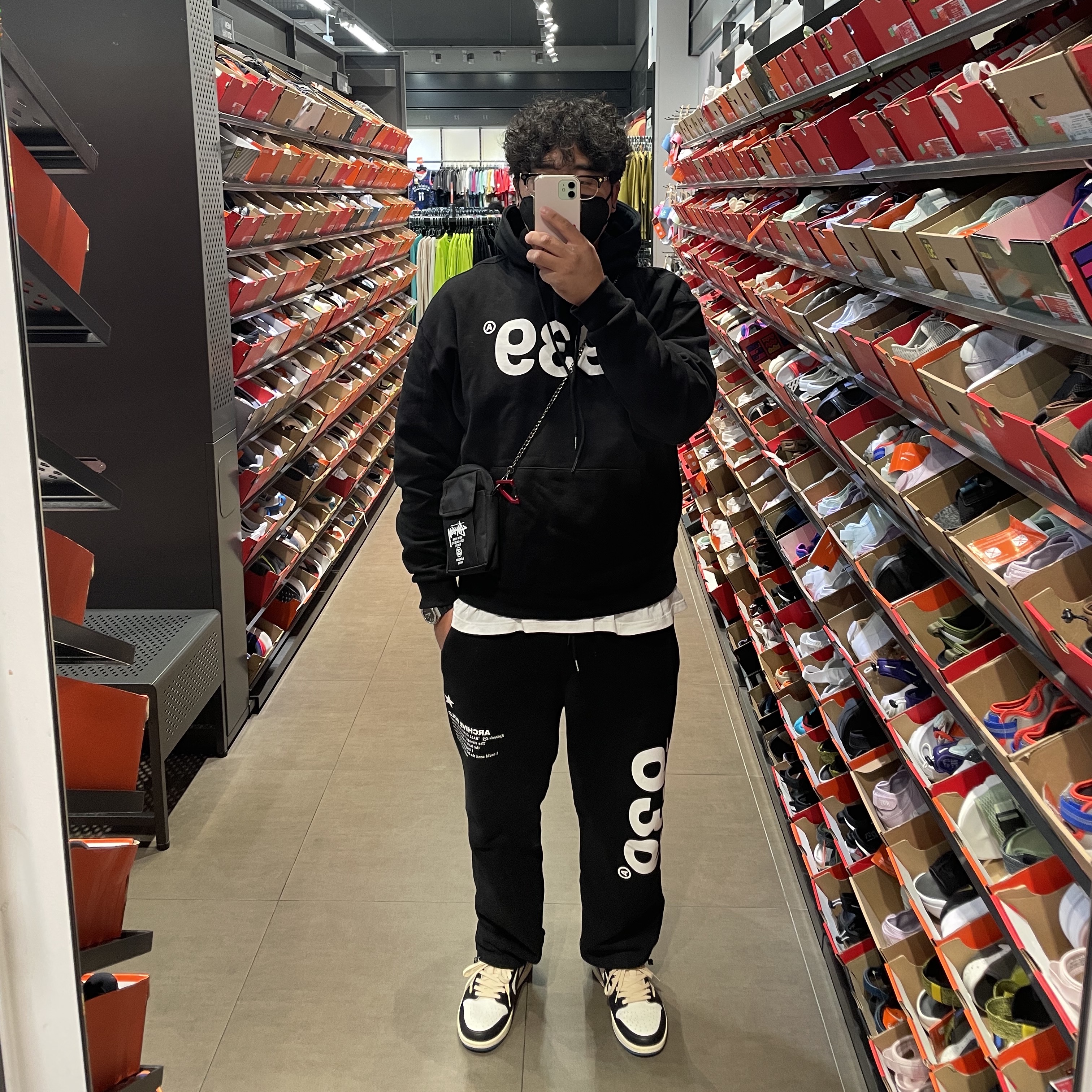 Jordan 1 x Travis Scott x Fragment Retro Low OG SP Military Blue 착용 스타일 - 1