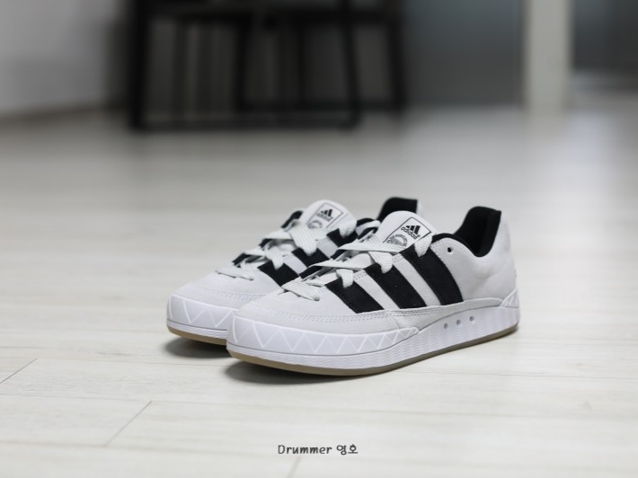 Adidas Adimatic Grey One 착용 스타일 - 2