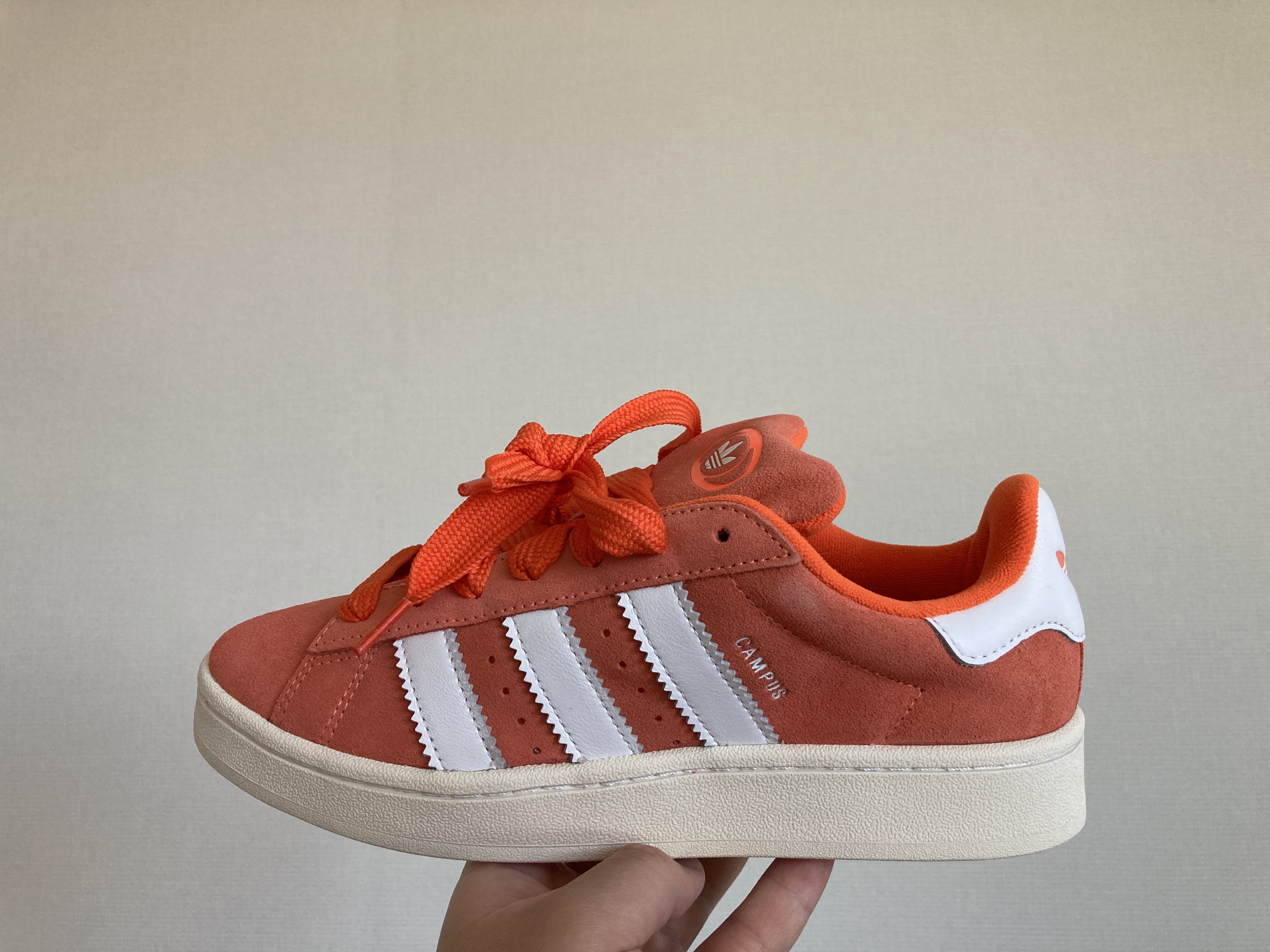 Adidas Campus 00s St Forest Glade 착용 스타일 - 1