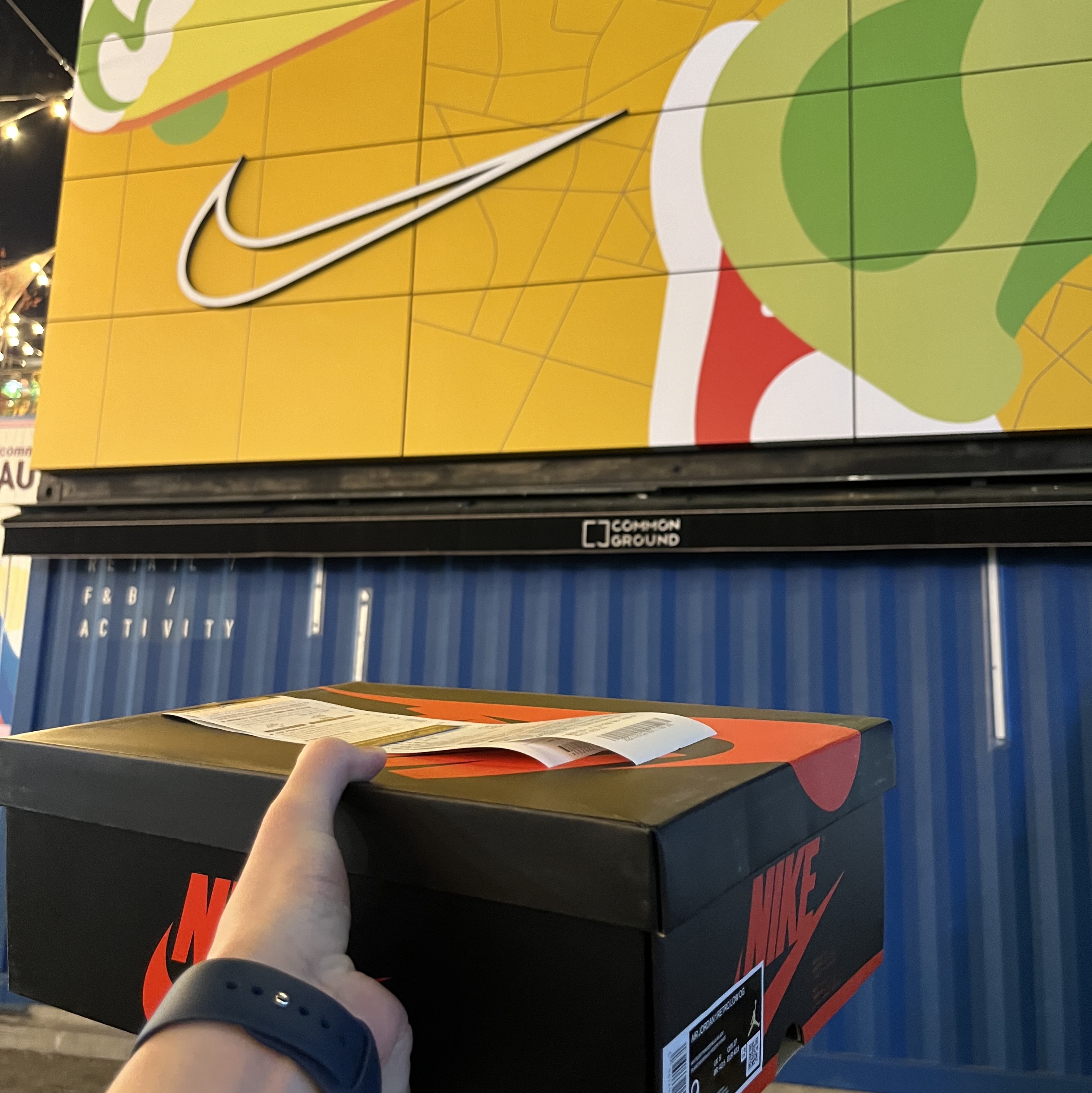 Jordan 1 Retro Low OG Black and Dark Powder Blue 착용 스타일