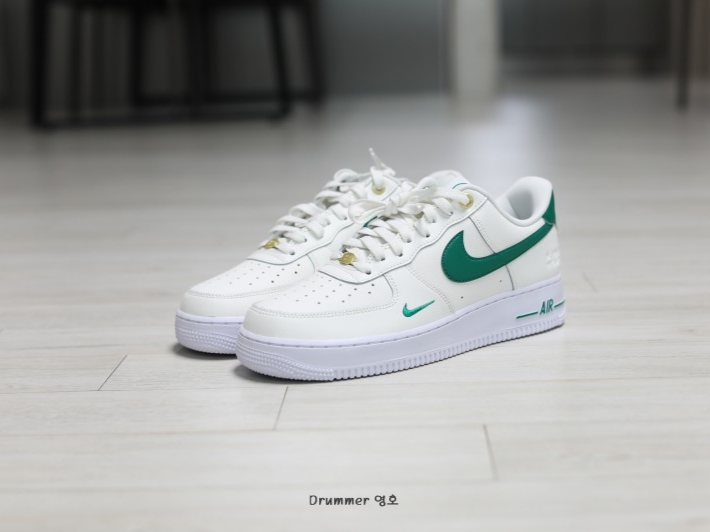 Nike Air Force 1 '07 LV8 40th Anniversary Join Forces Sail Malachite 착용 스타일 - 2
