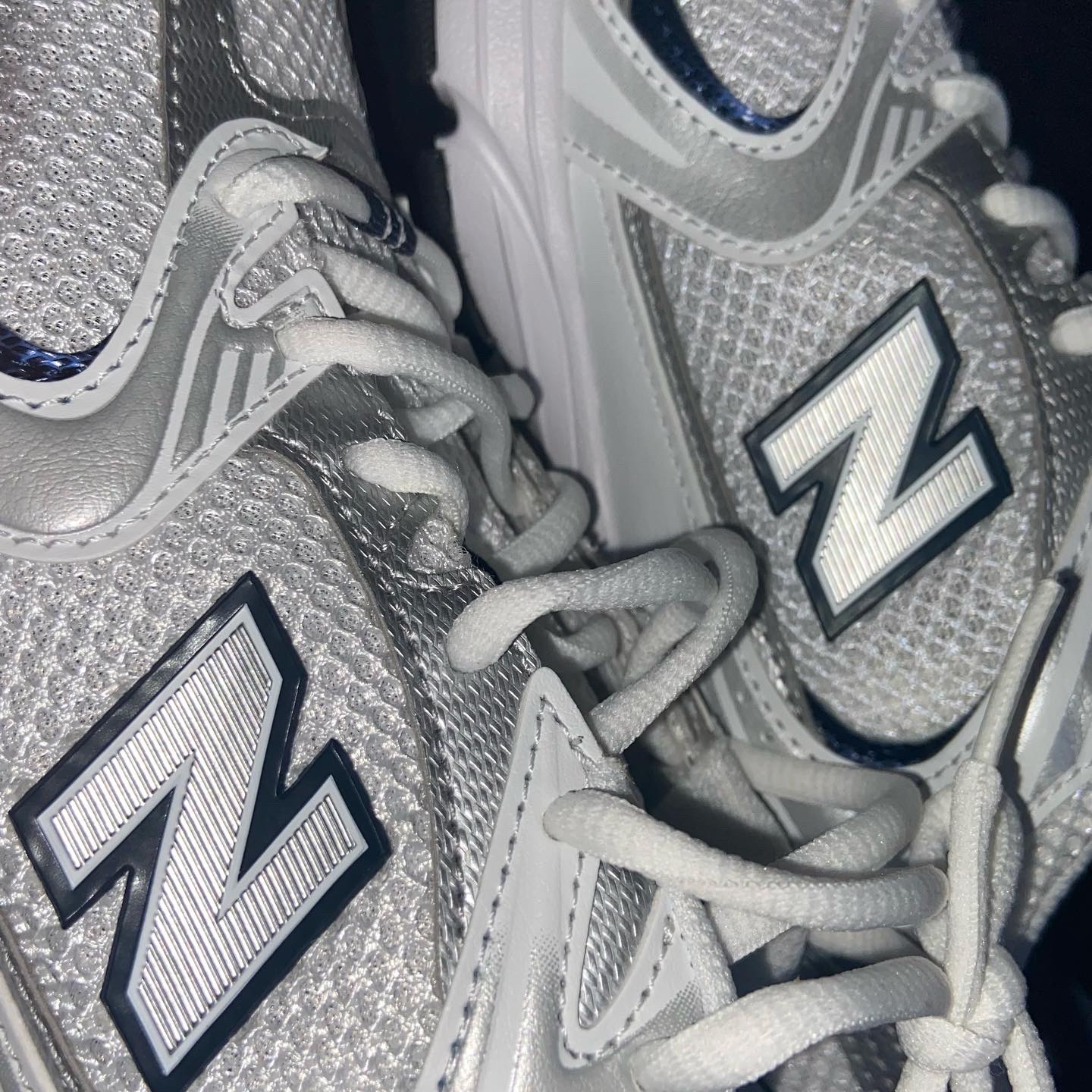 New Balance 530 White 착용 스타일 - 1
