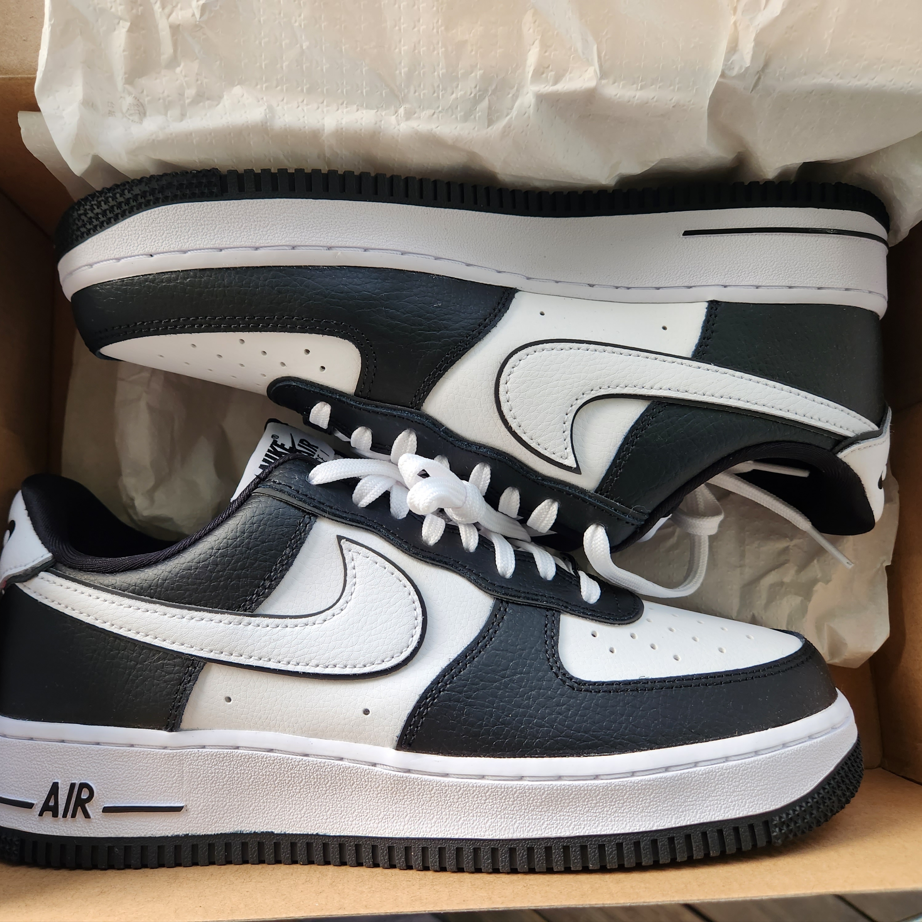 Nike Air Force 1 '07 LV8 White Black 착용 스타일 - 2