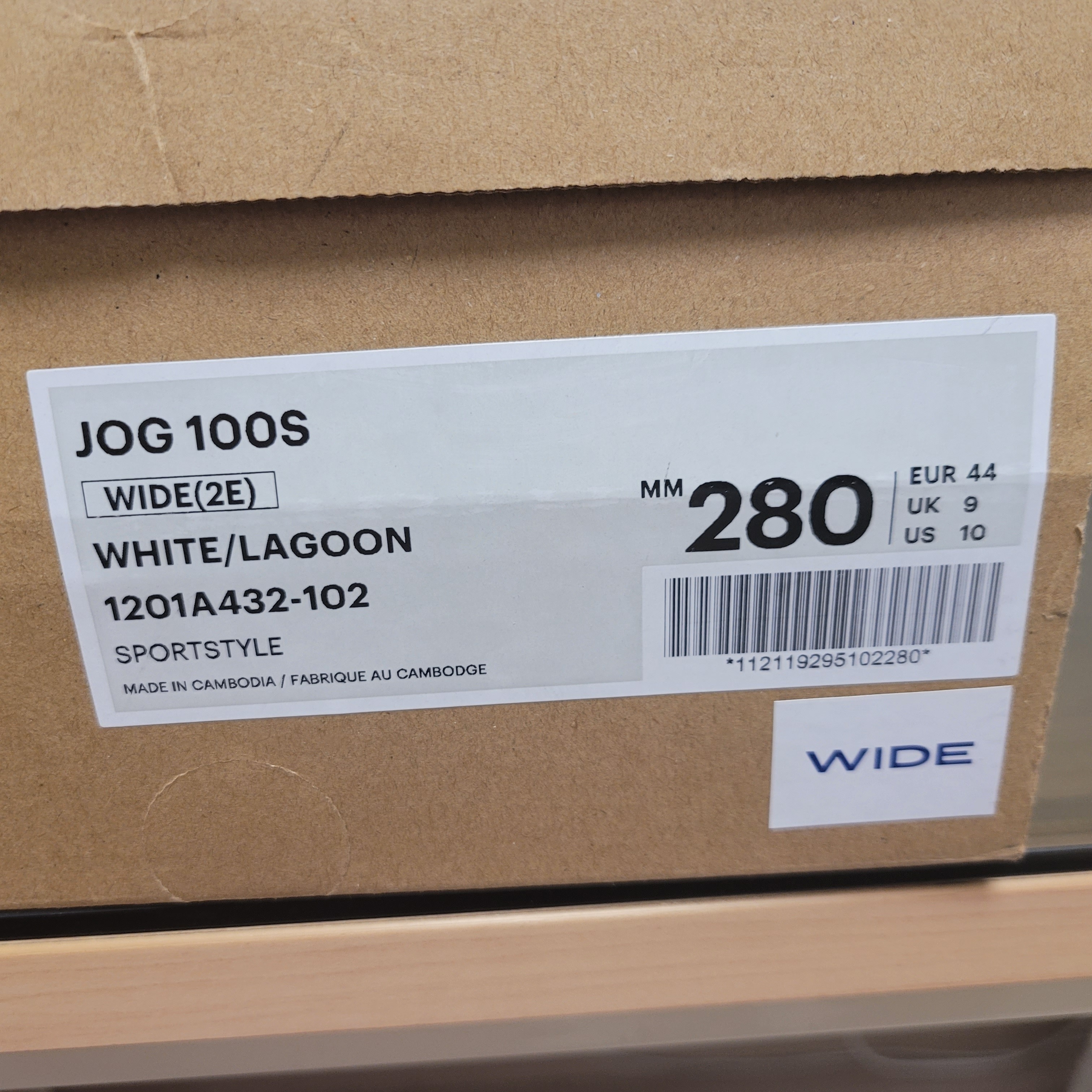 Asics Jog 100 SMU Green 착용 스타일 - 2