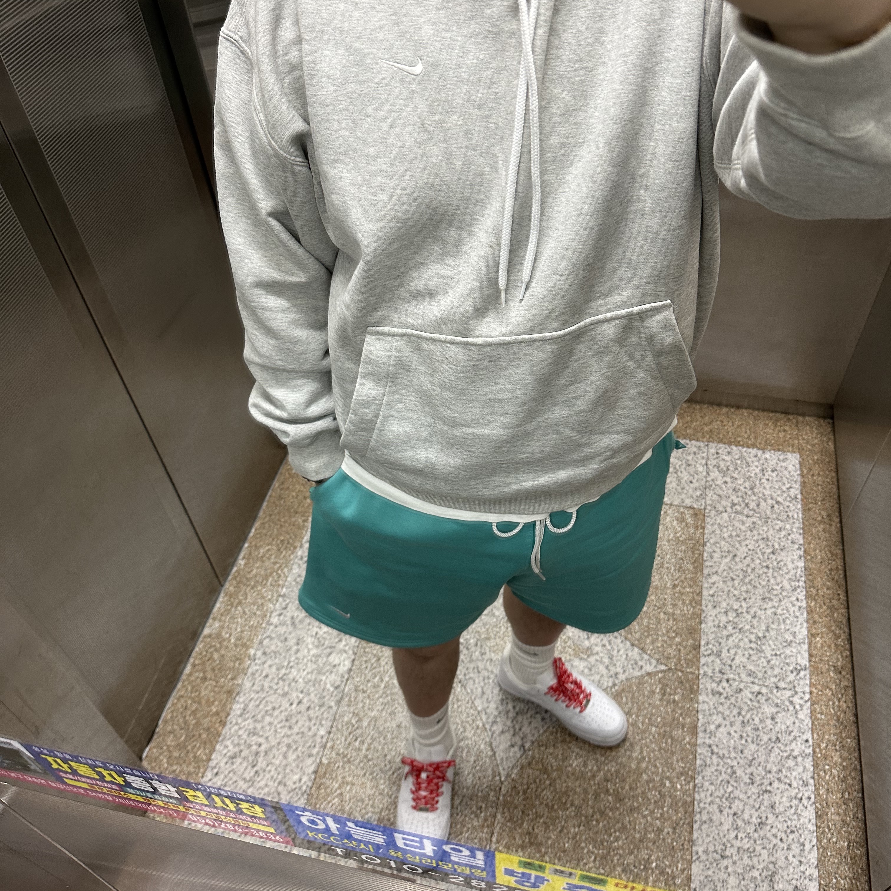 Nike NRG Solo Swoosh Fleece Shorts Washed Teal - Asia, Nike x Supreme Air Force 1 Low White 착용 스타일