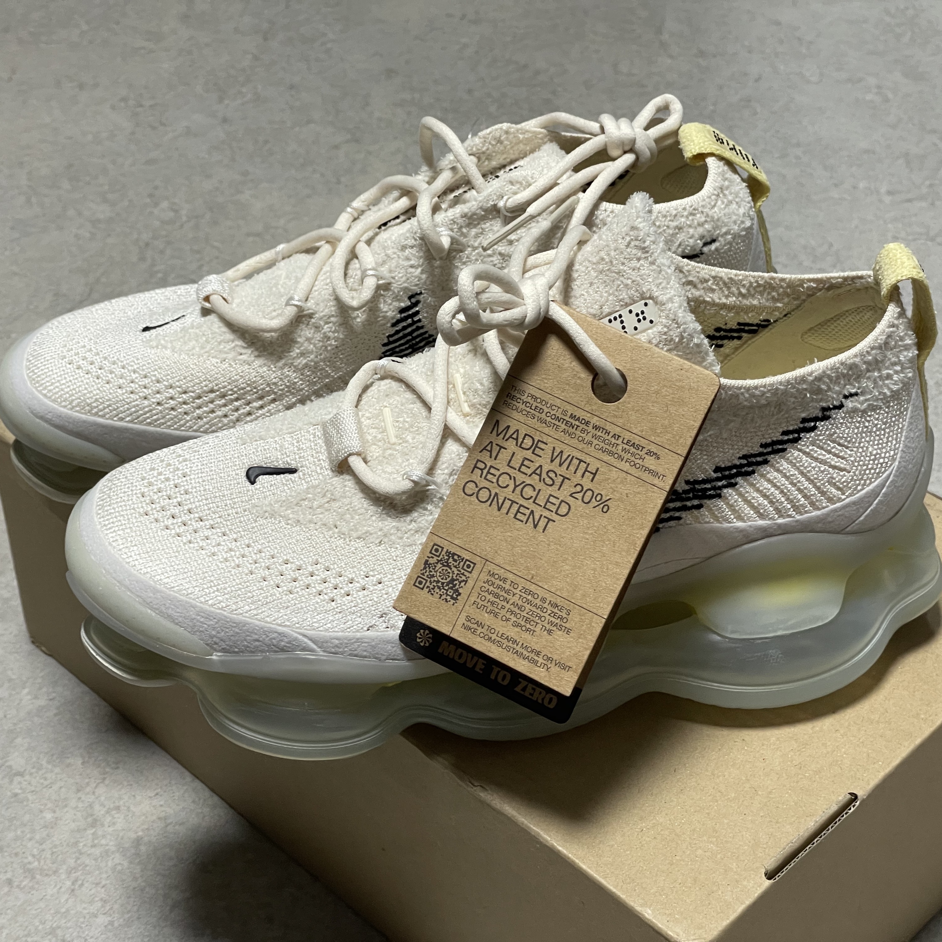 Nike Air Max Scorpion Flyknit Lemon Wash 착용 스타일 - 3