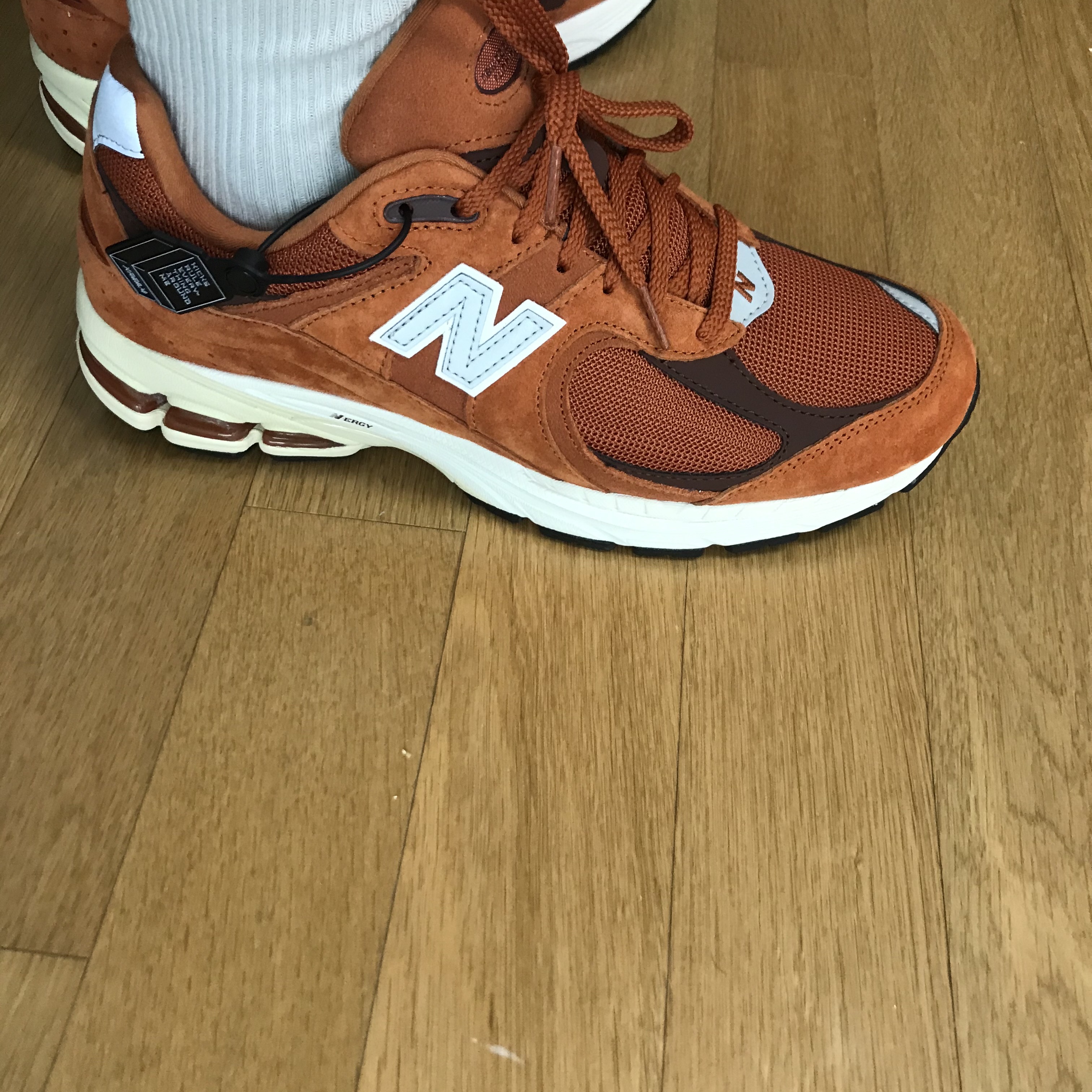 New Balance 2002R Rust Oxide 착용 스타일