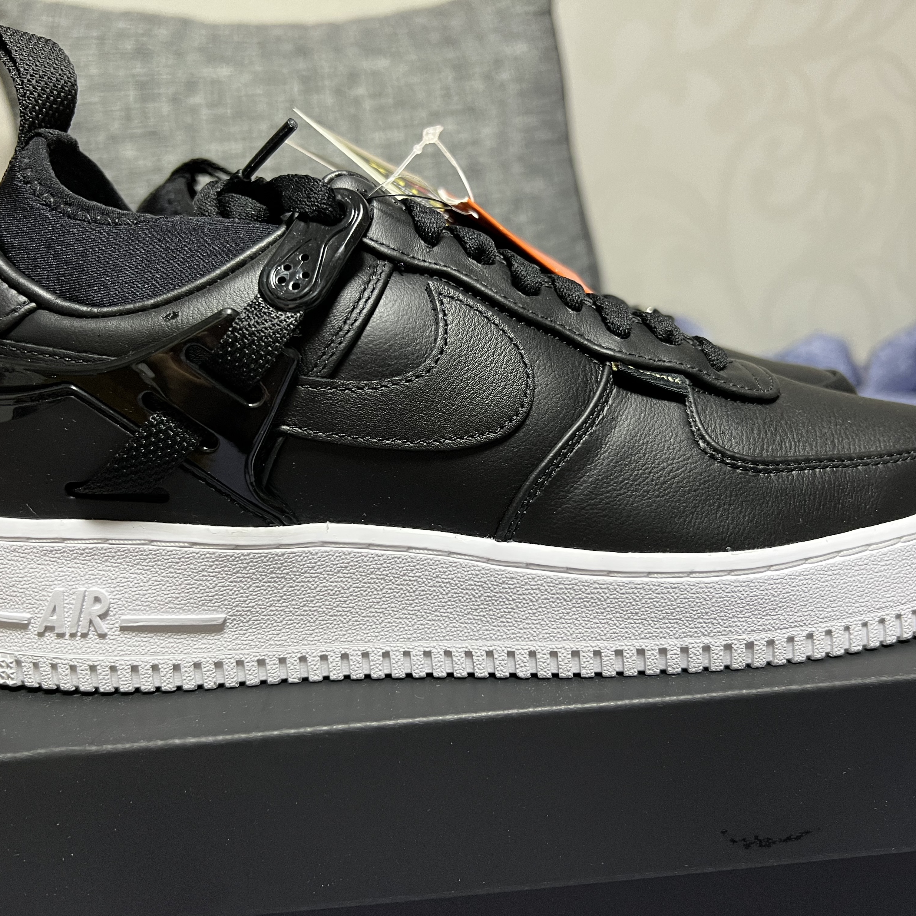 Nike x Undercover Air Force 1 Low SP Black 착용 스타일 - 2