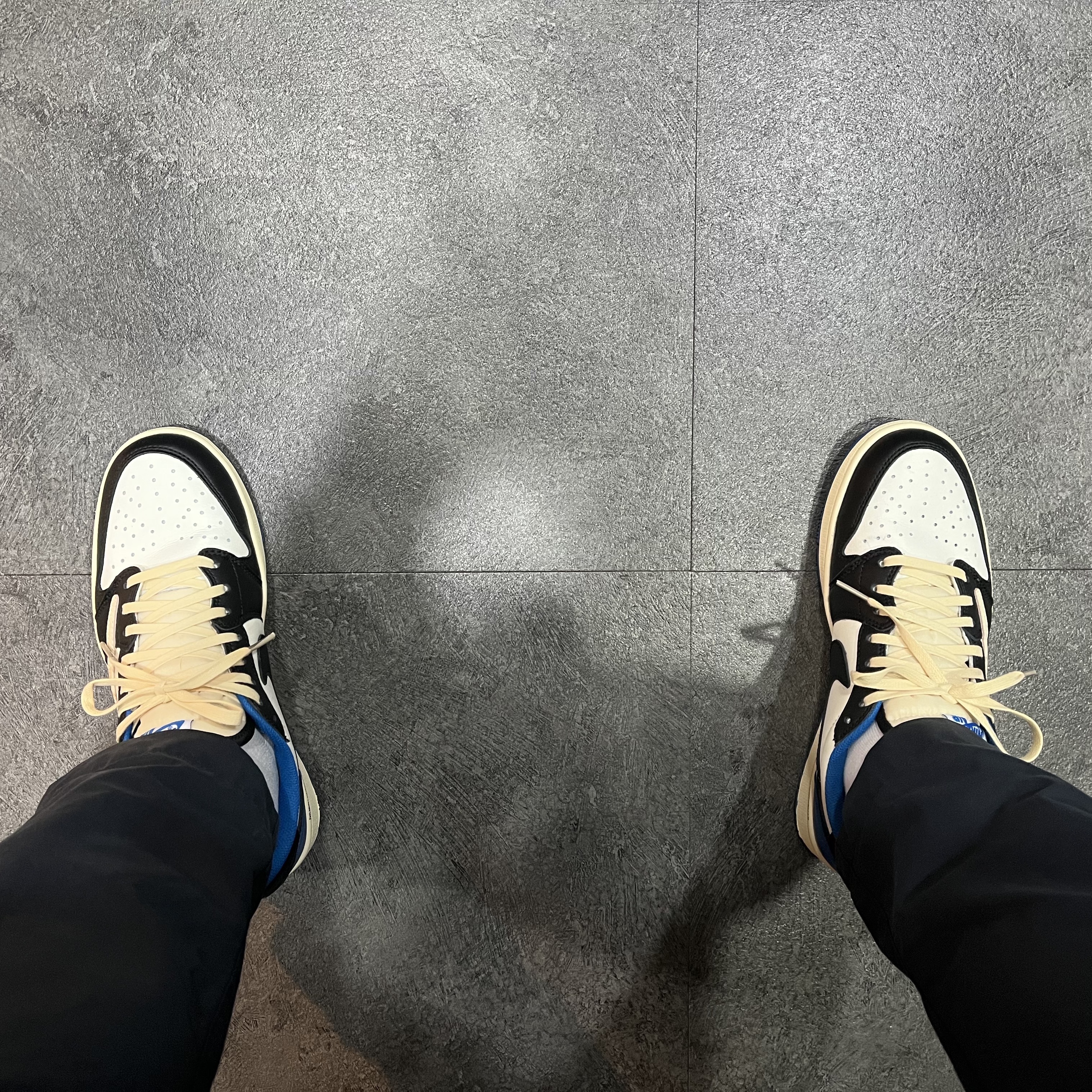 Jordan 1 x Travis Scott x Fragment Retro Low OG SP Military Blue 착용 스타일