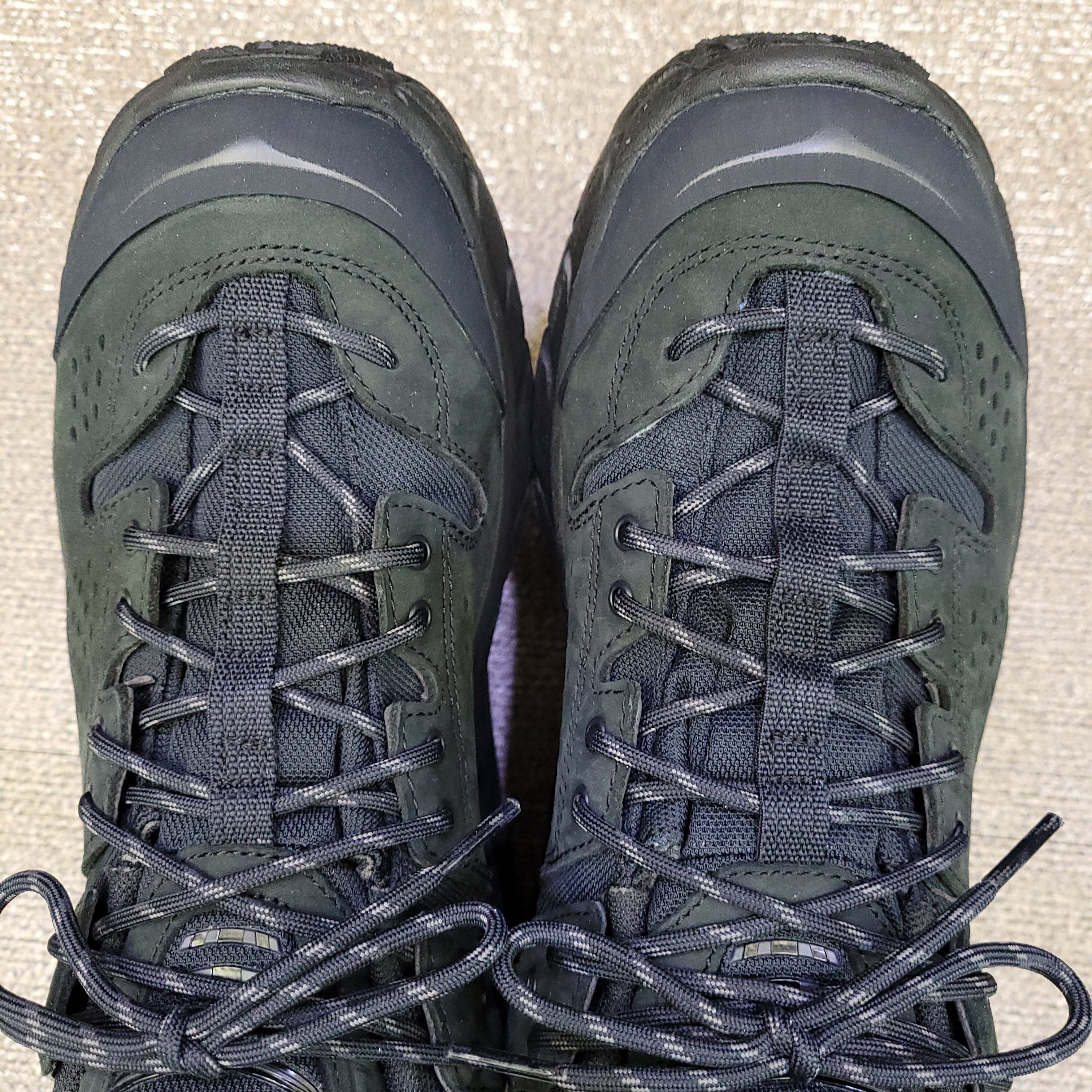 Hoka Tor Ultra Low Black 착용 스타일 - 4