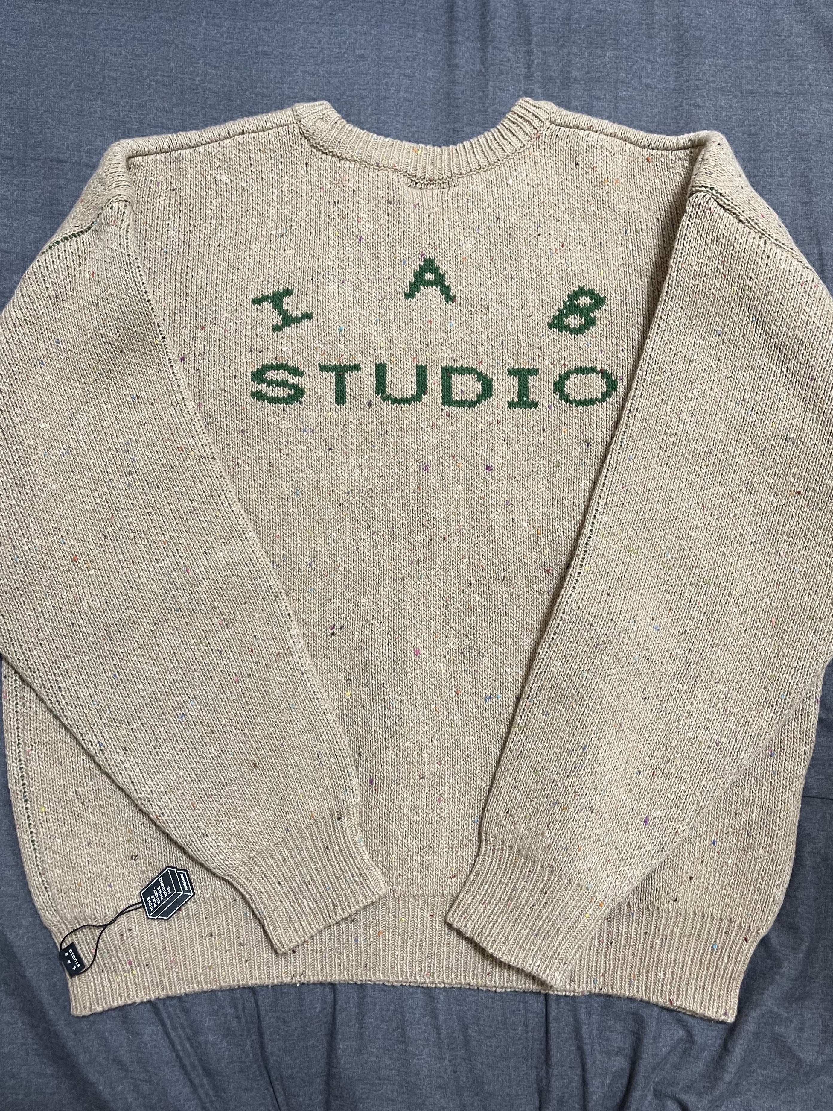 IAB Studio x Saddler Haus Knit Basil 착용 스타일