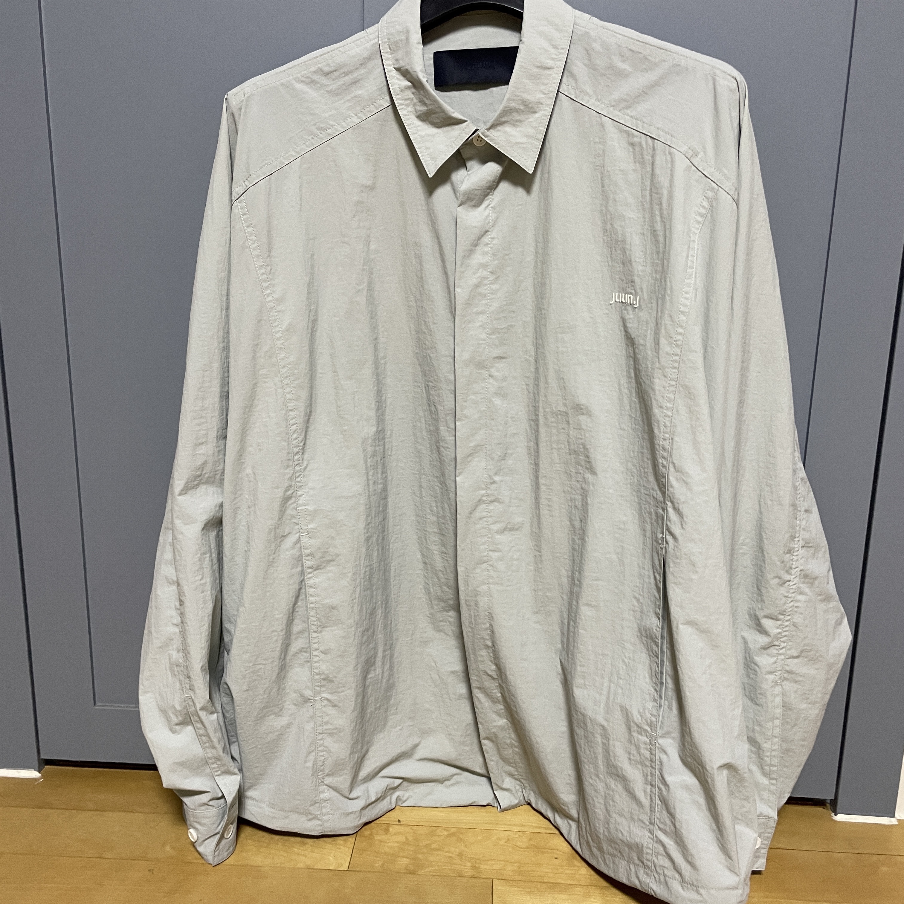 Juun.J Nylon Coach Shirt Sky Blue 착용 스타일 - 4