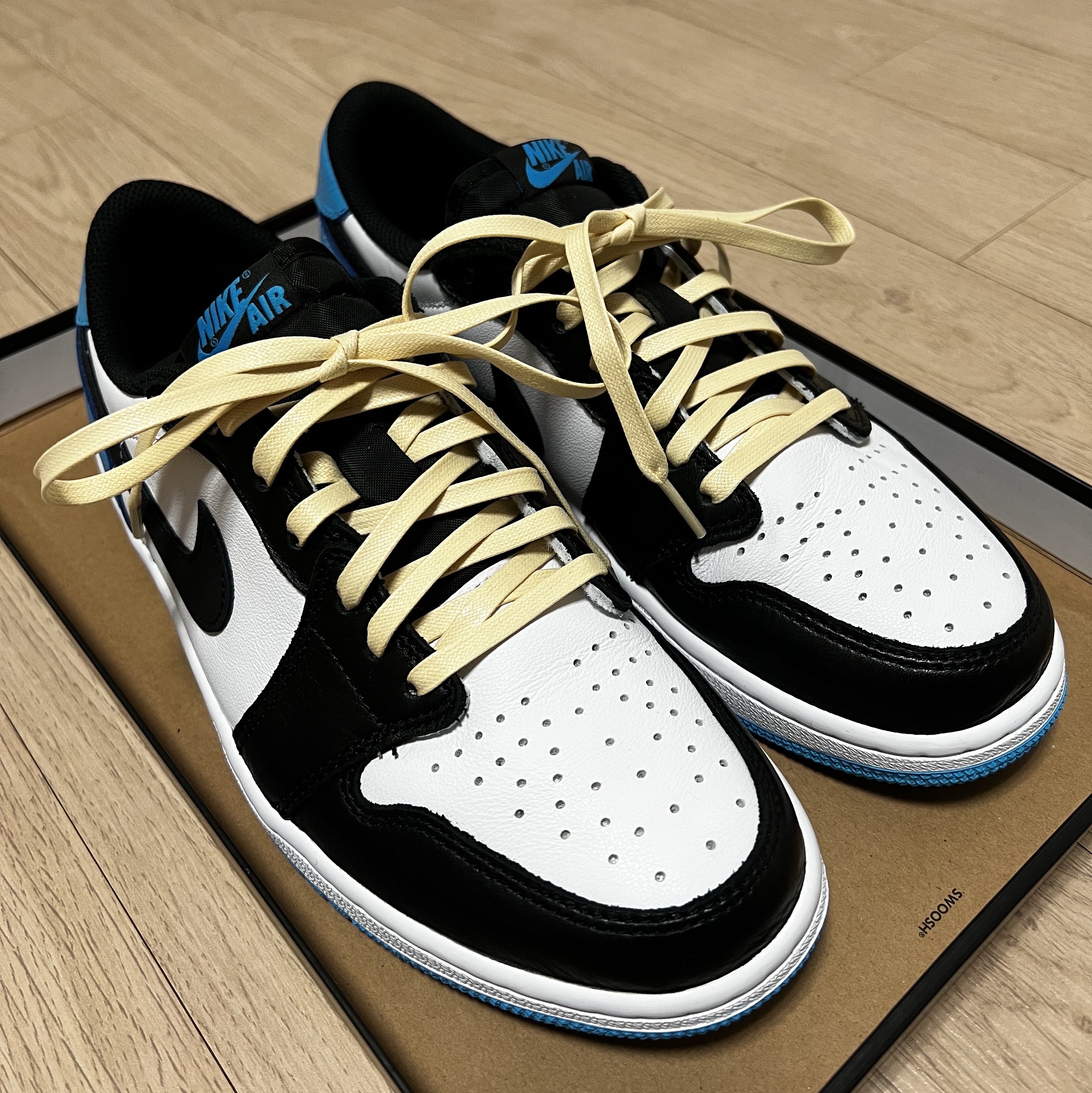 Jordan 1 Retro Low OG Black and Dark Powder Blue 착용 스타일