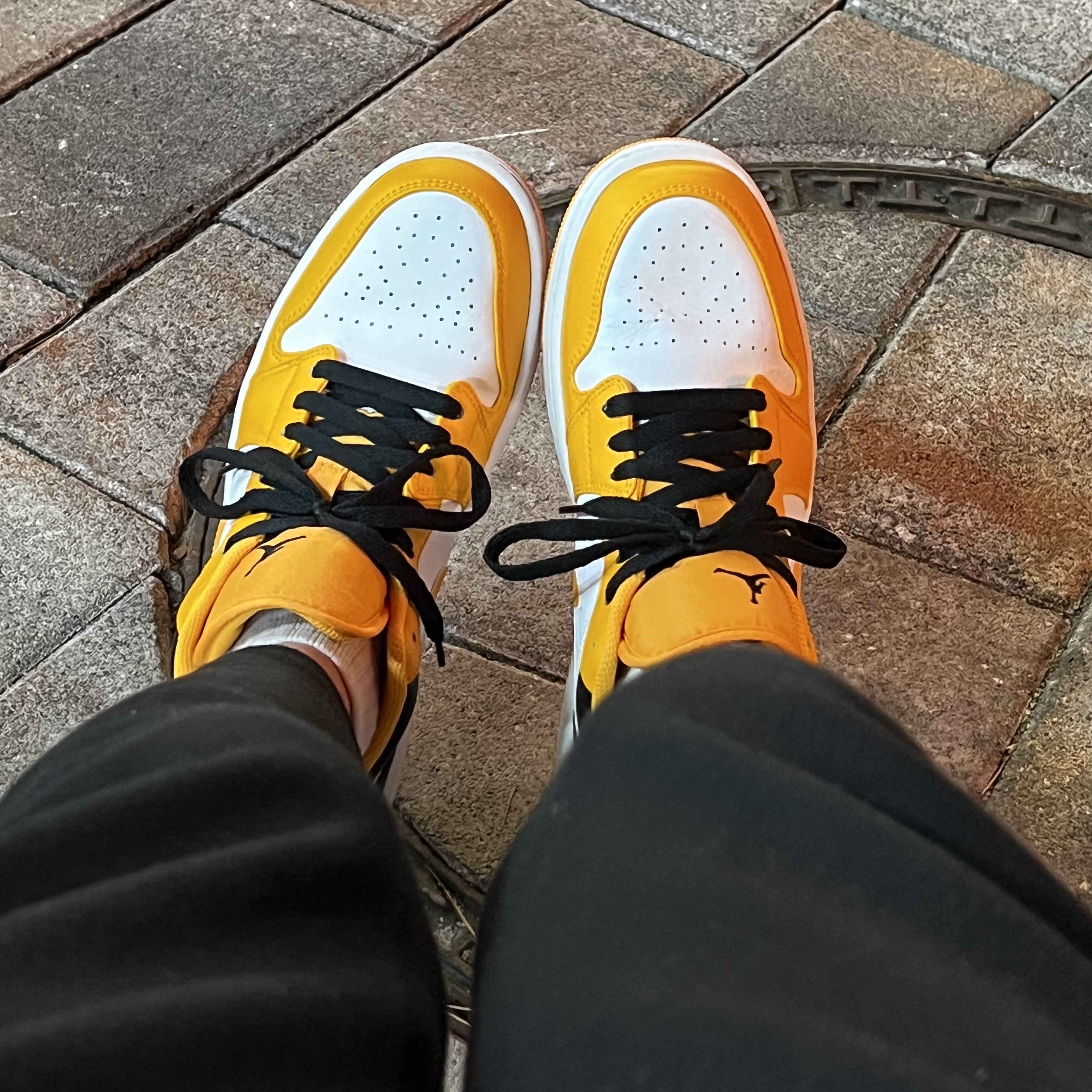 Jordan 1 Low Taxi 착용 스타일 - 1