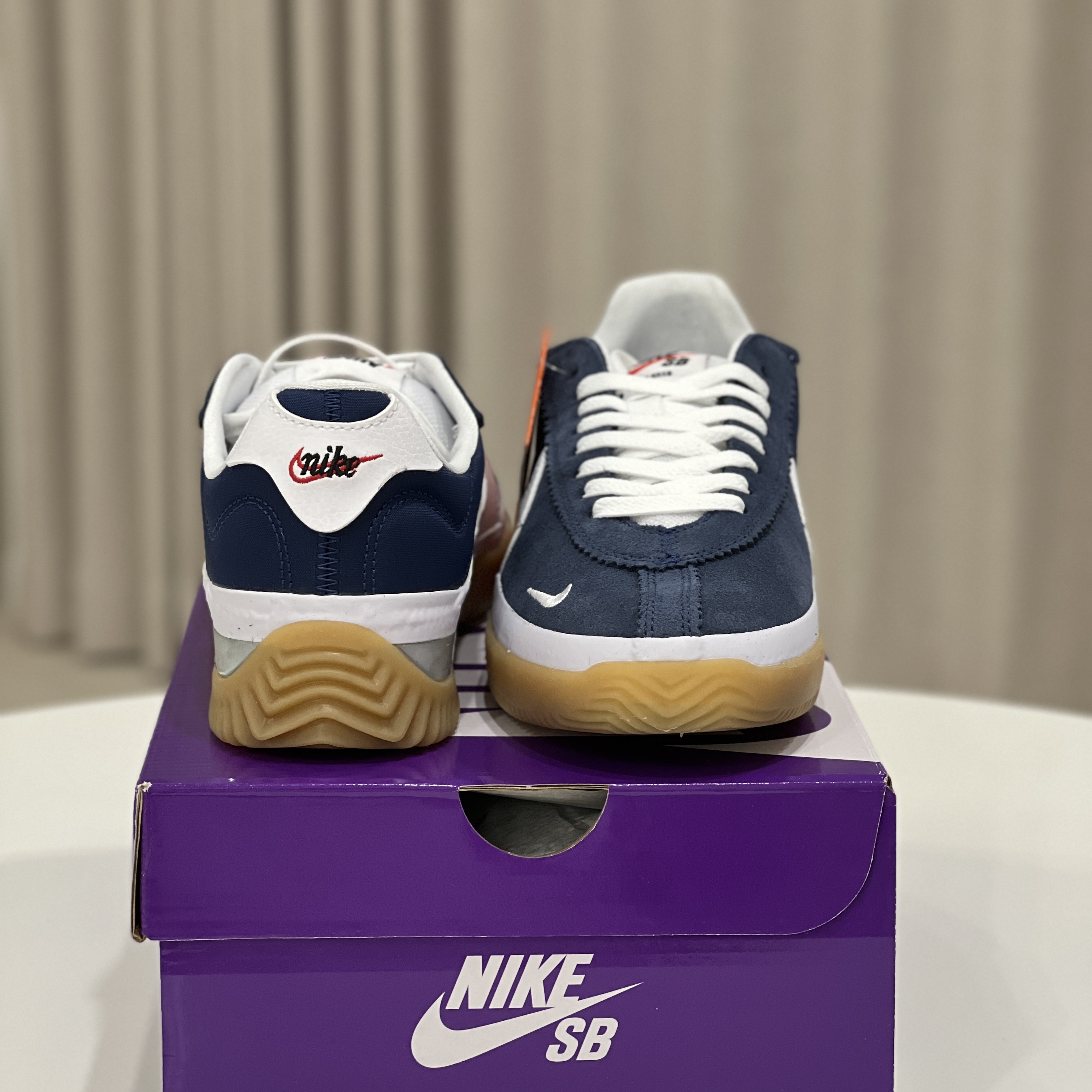 Nike BRSB Navy White, Adidas Samba Vegan White Black 착용 스타일 - 2