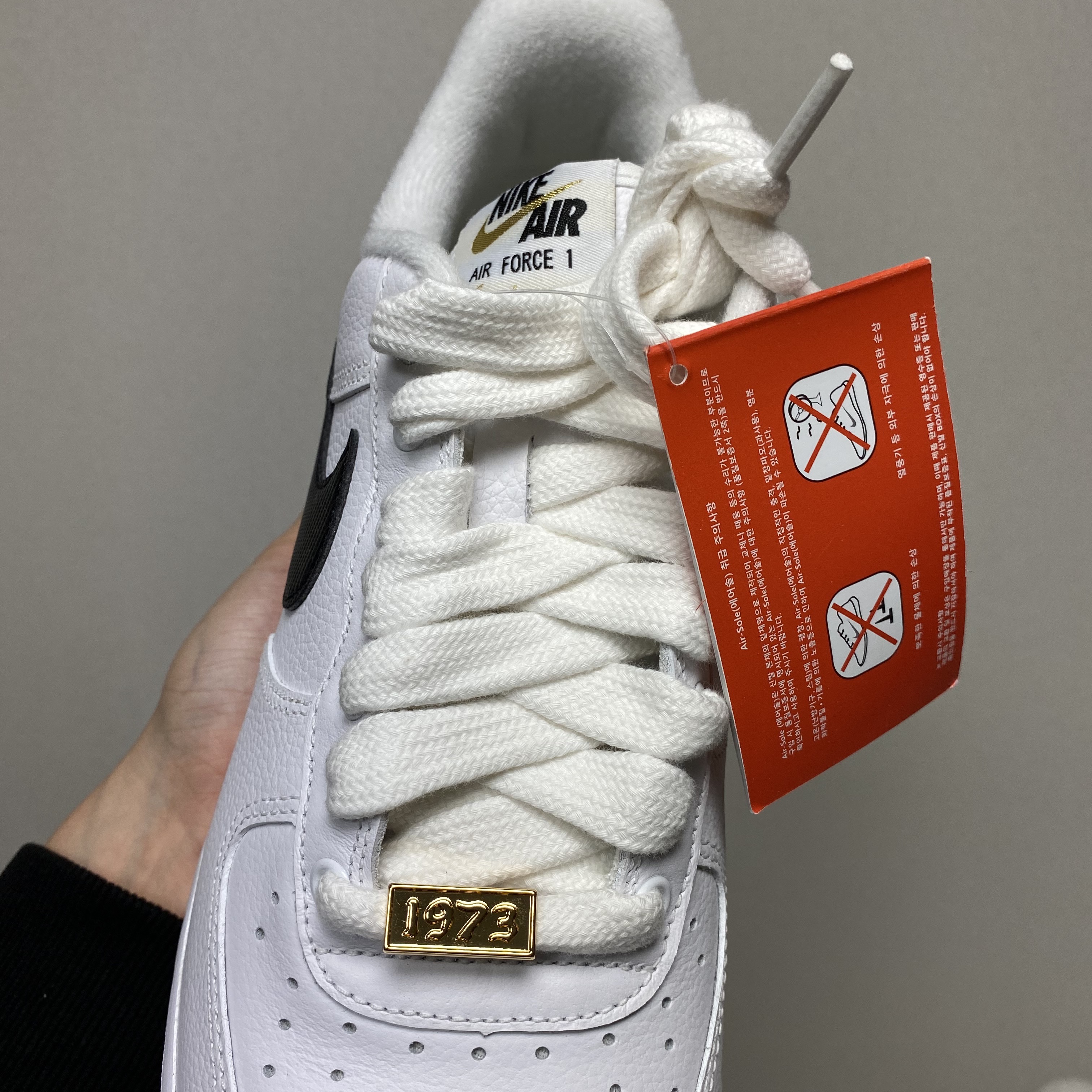 Nike Air Force 1 '07 PRM Bronx Origins 착용 스타일 - 2