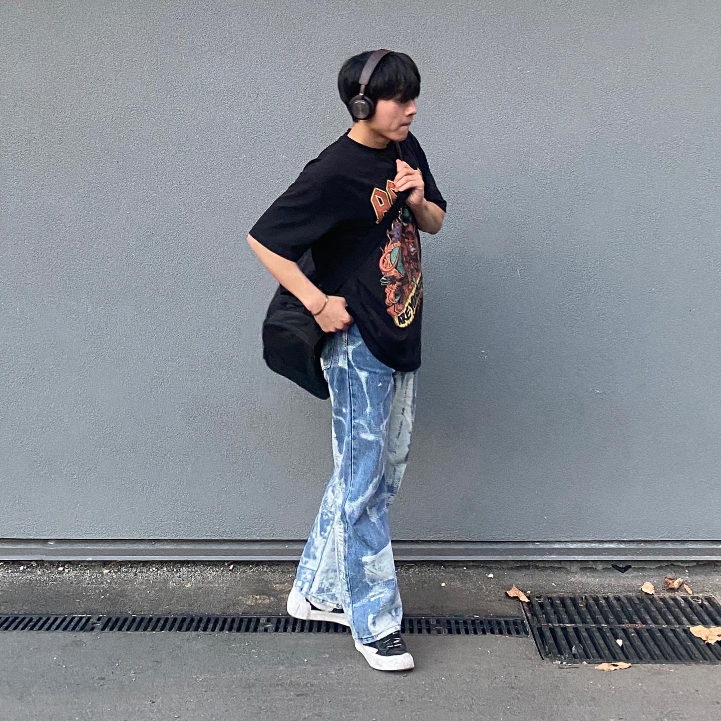 Nike x Sacai Blazer Low Black Patent Leather 착용 스타일 - 1