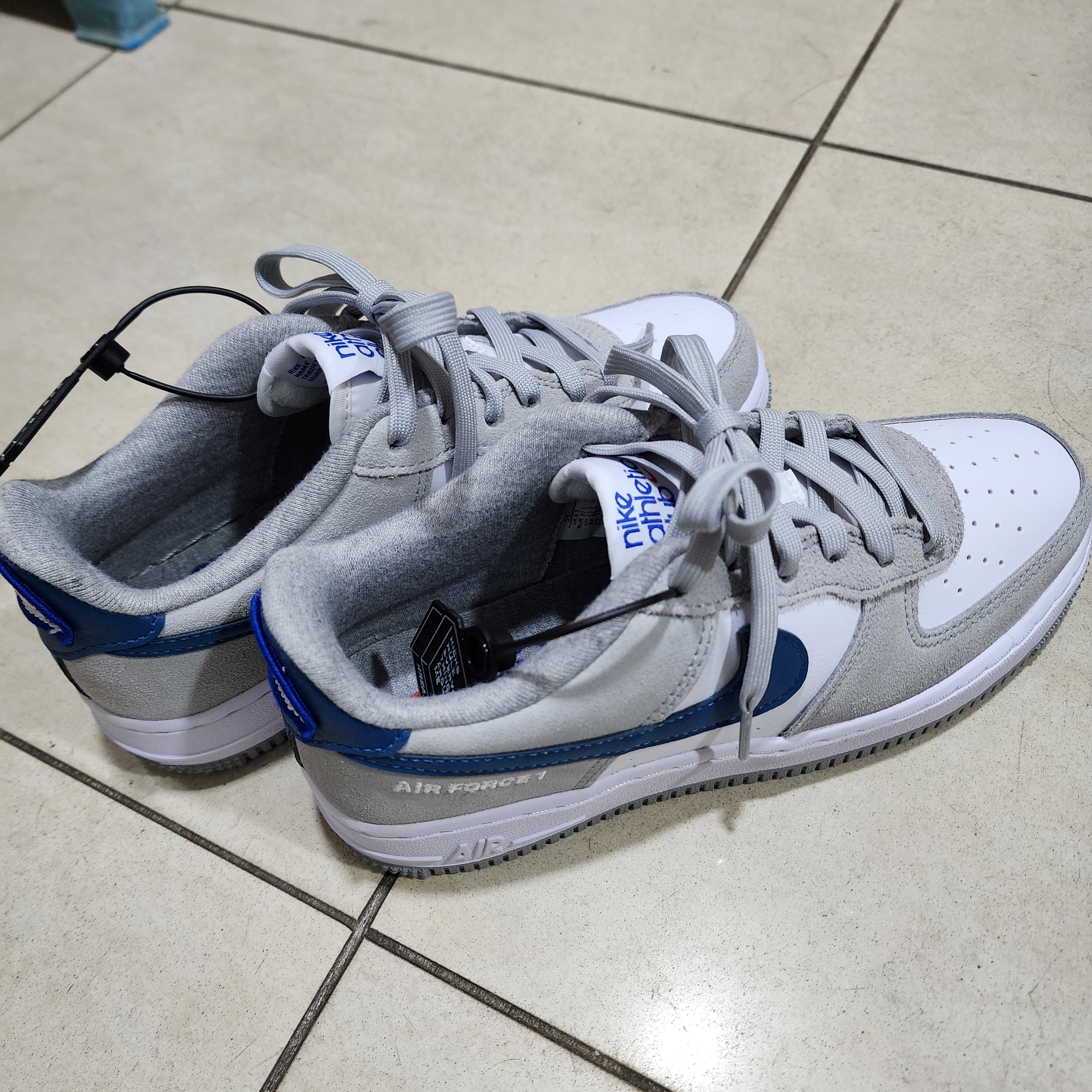 (GS) Nike Air Force 1 LV8 Athletic Club Light Smoke Grey Marina 착용 스타일 - 2