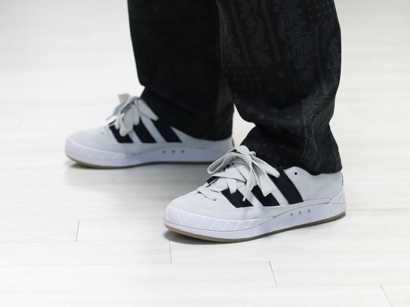 Adidas Adimatic Grey One 착용 스타일 - 4