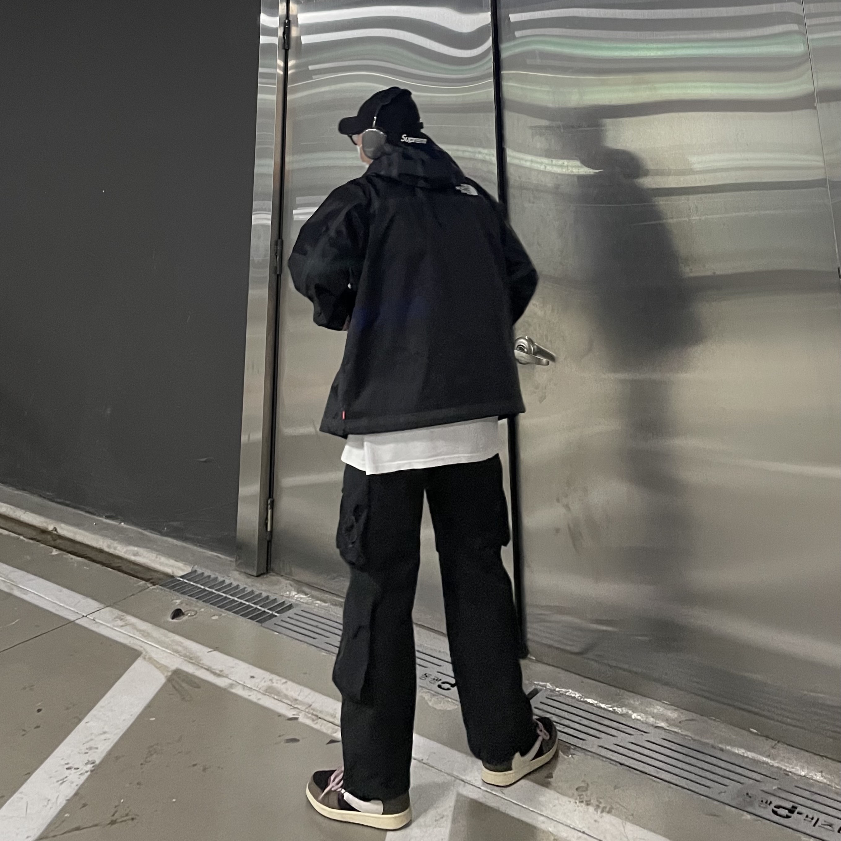 Supreme x The North Face Summit Series Outer Tape Seam Jacket Black - 21SS, Apple AirPods Max Lightning Space Gray (Korean Ver.) 착용 스타일