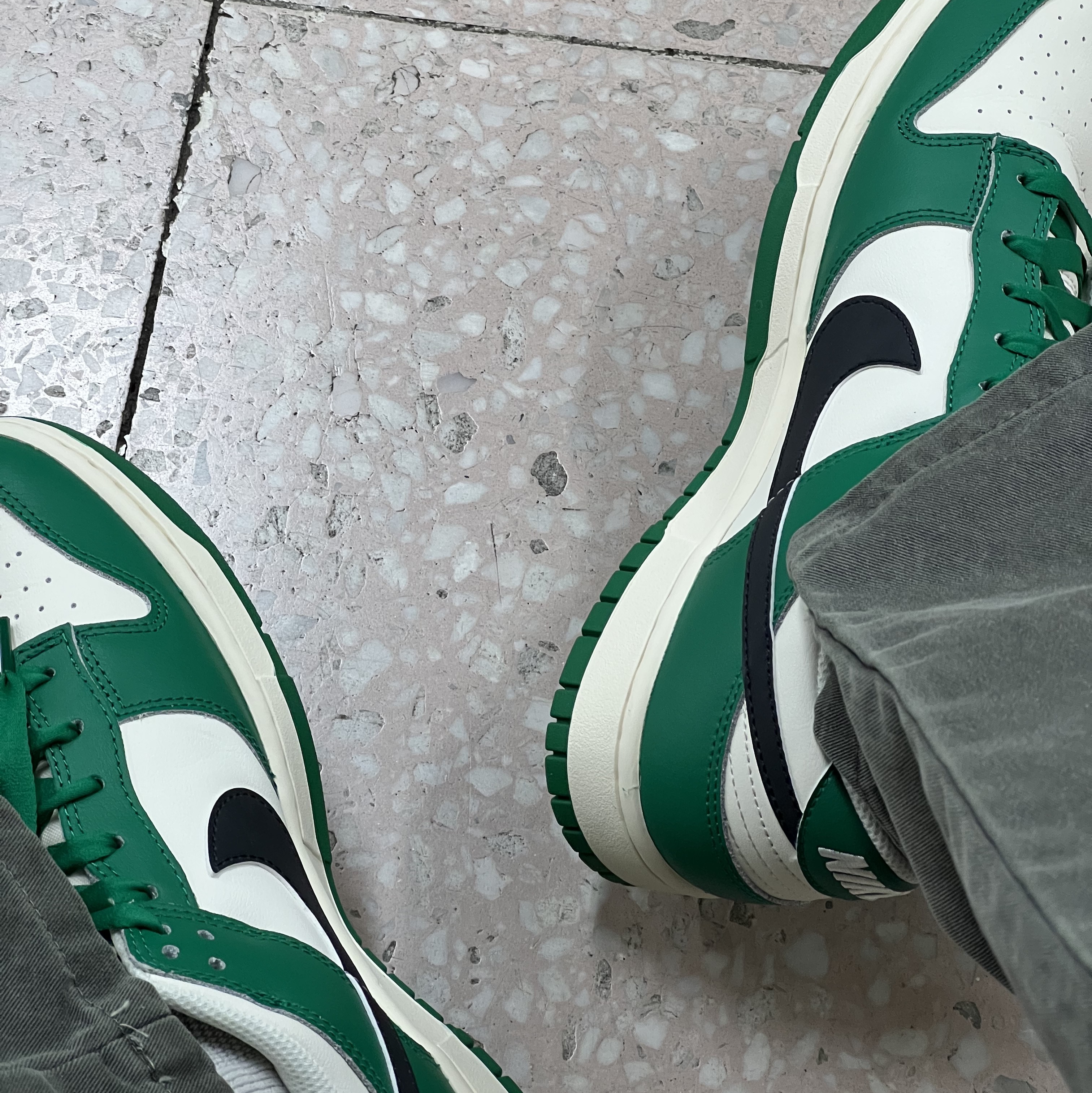 Nike Dunk Low Retro SE Jackpot Malachite 착용 스타일