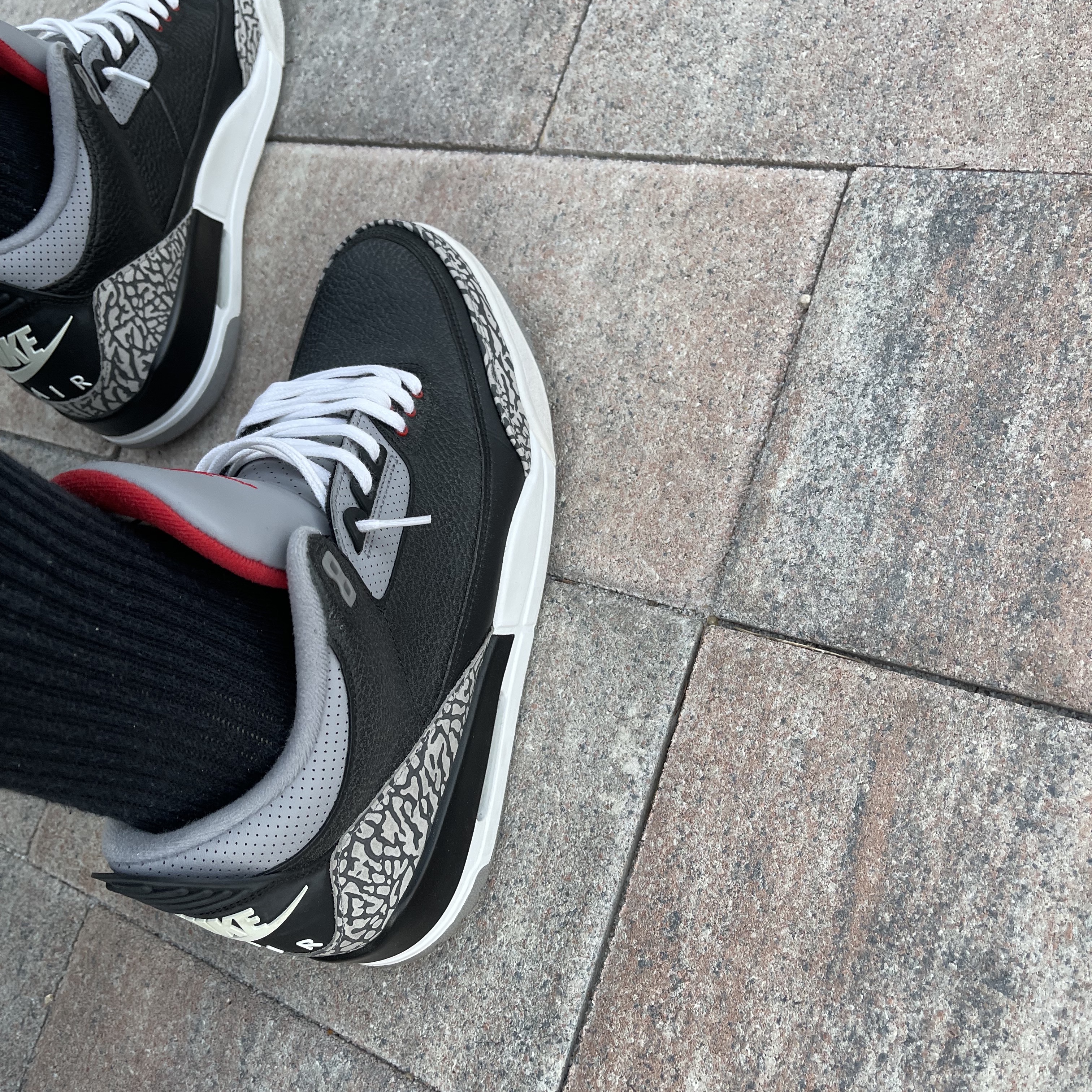 Jordan 3 Retro OG Black Cement 2018 착용 스타일 - 3