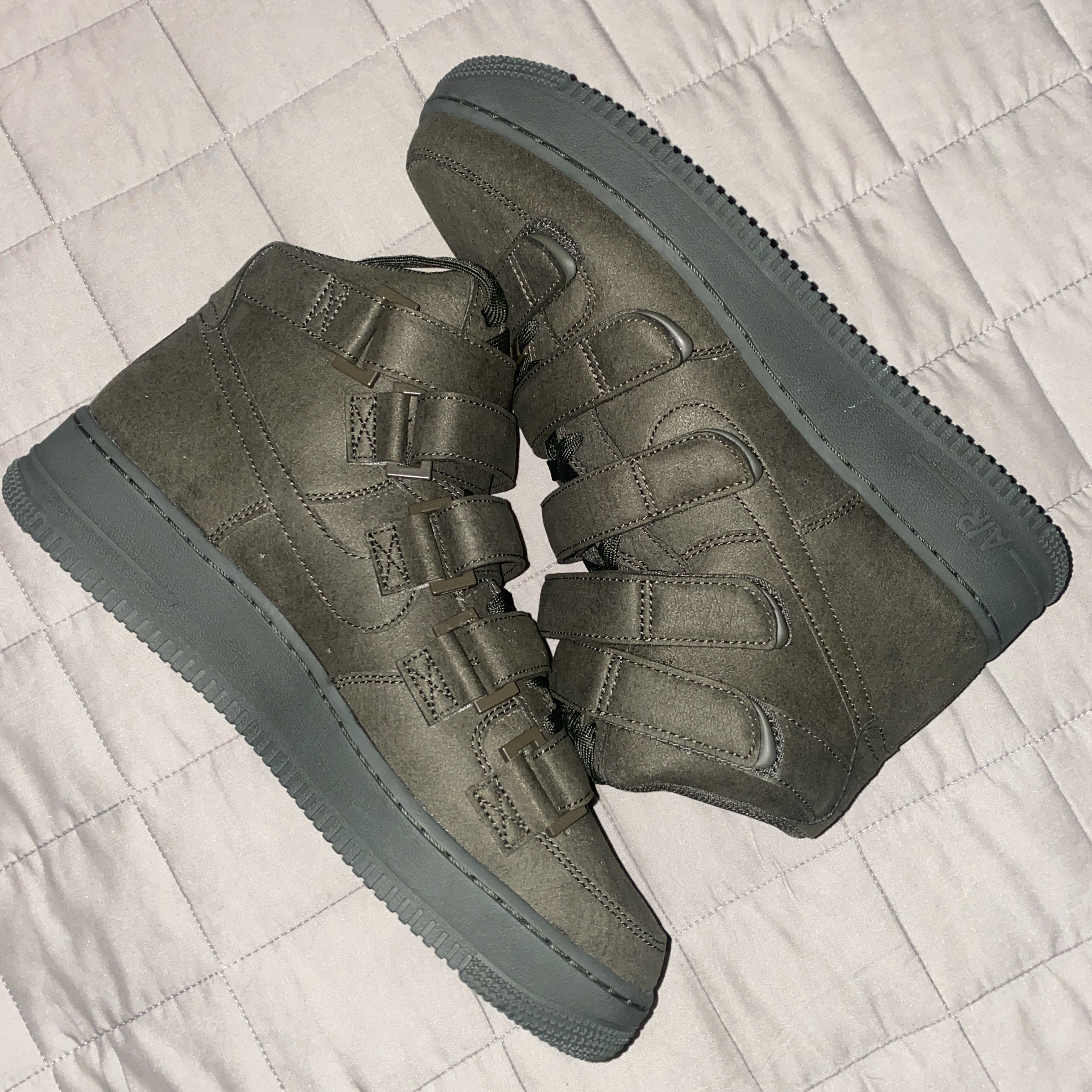 Nike x Billie Eilish Air Force 1 High '07 SP Sequoia 착용 스타일