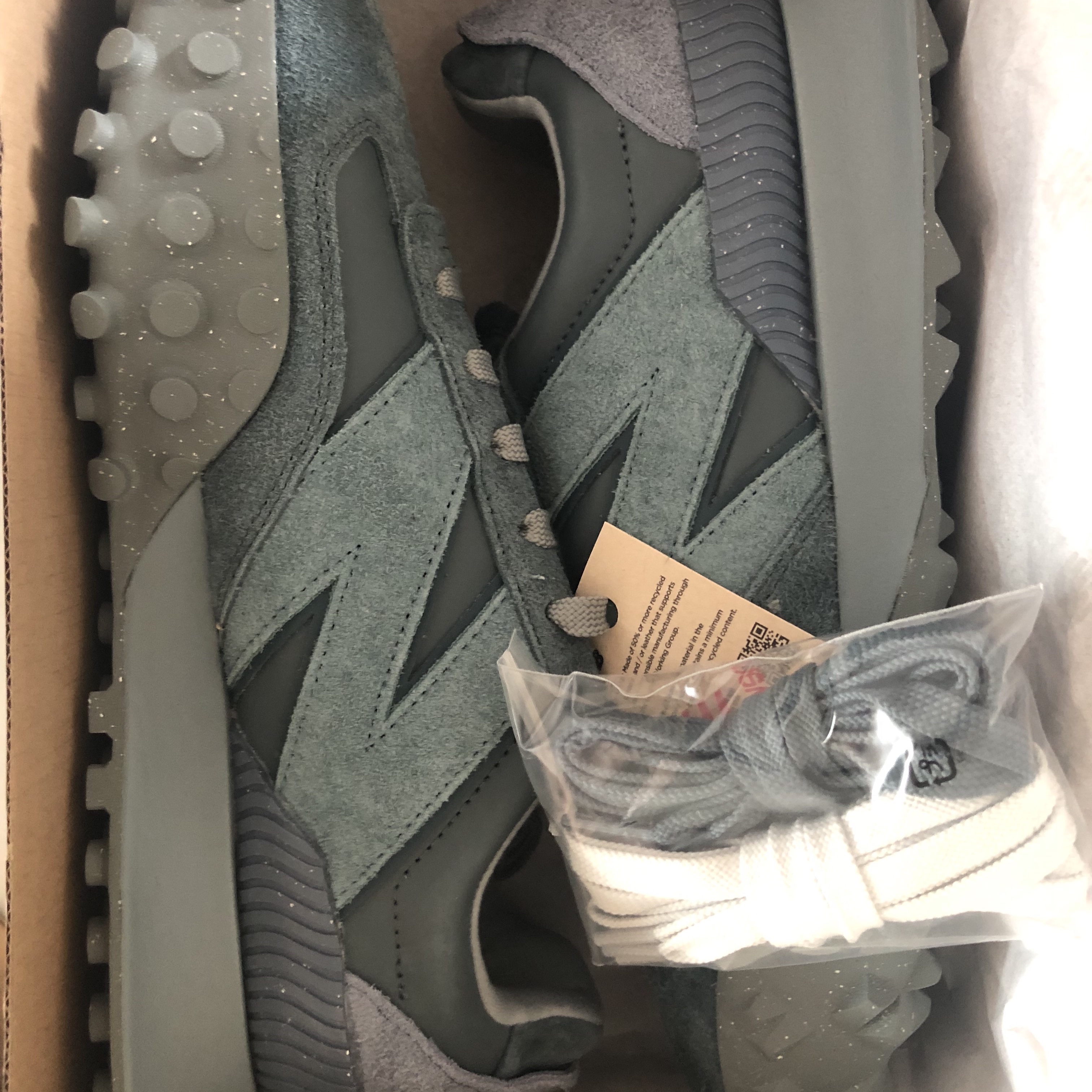 New Balance x Auralee XC-72 Blue 착용 스타일
