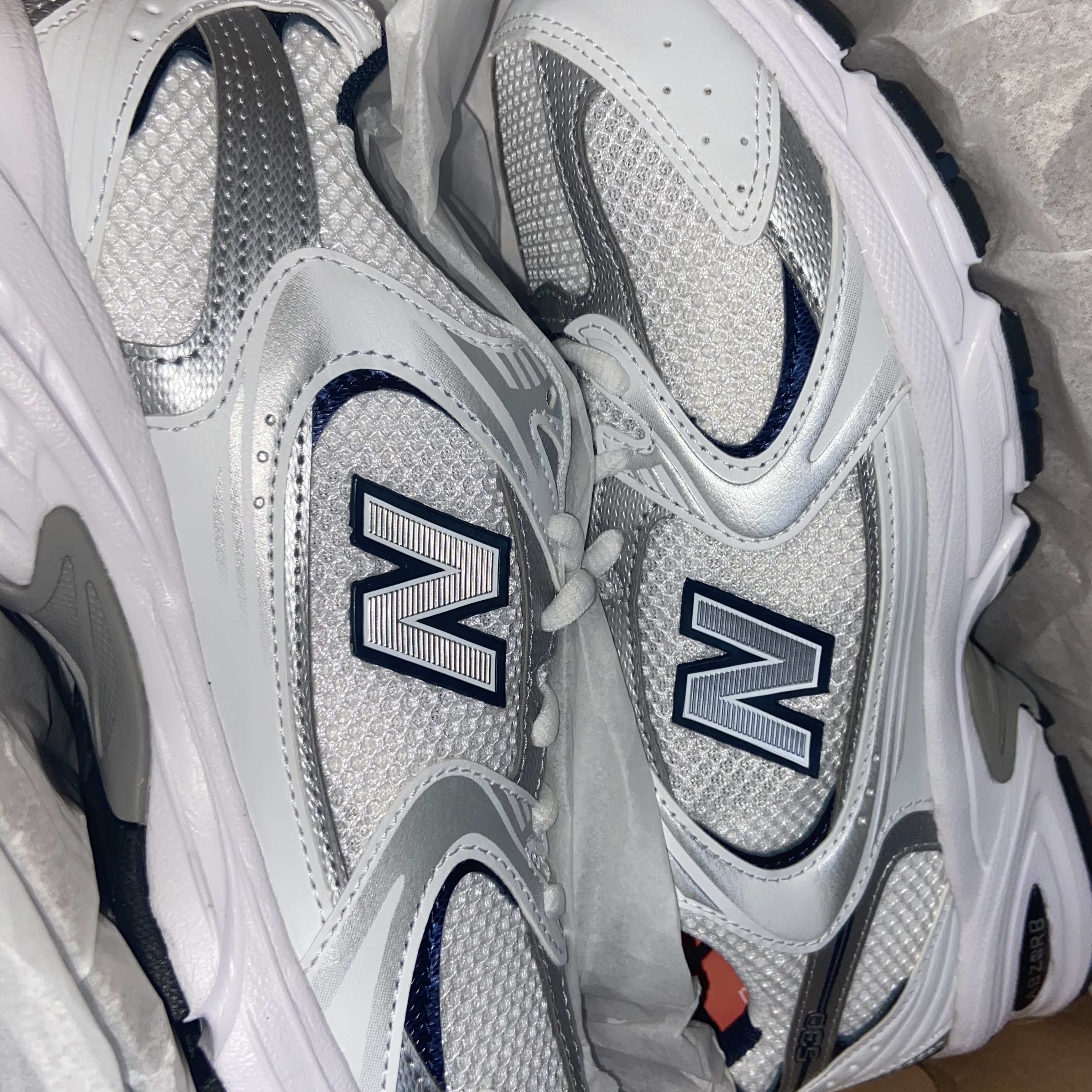 New Balance 530 White 착용 스타일 - 2