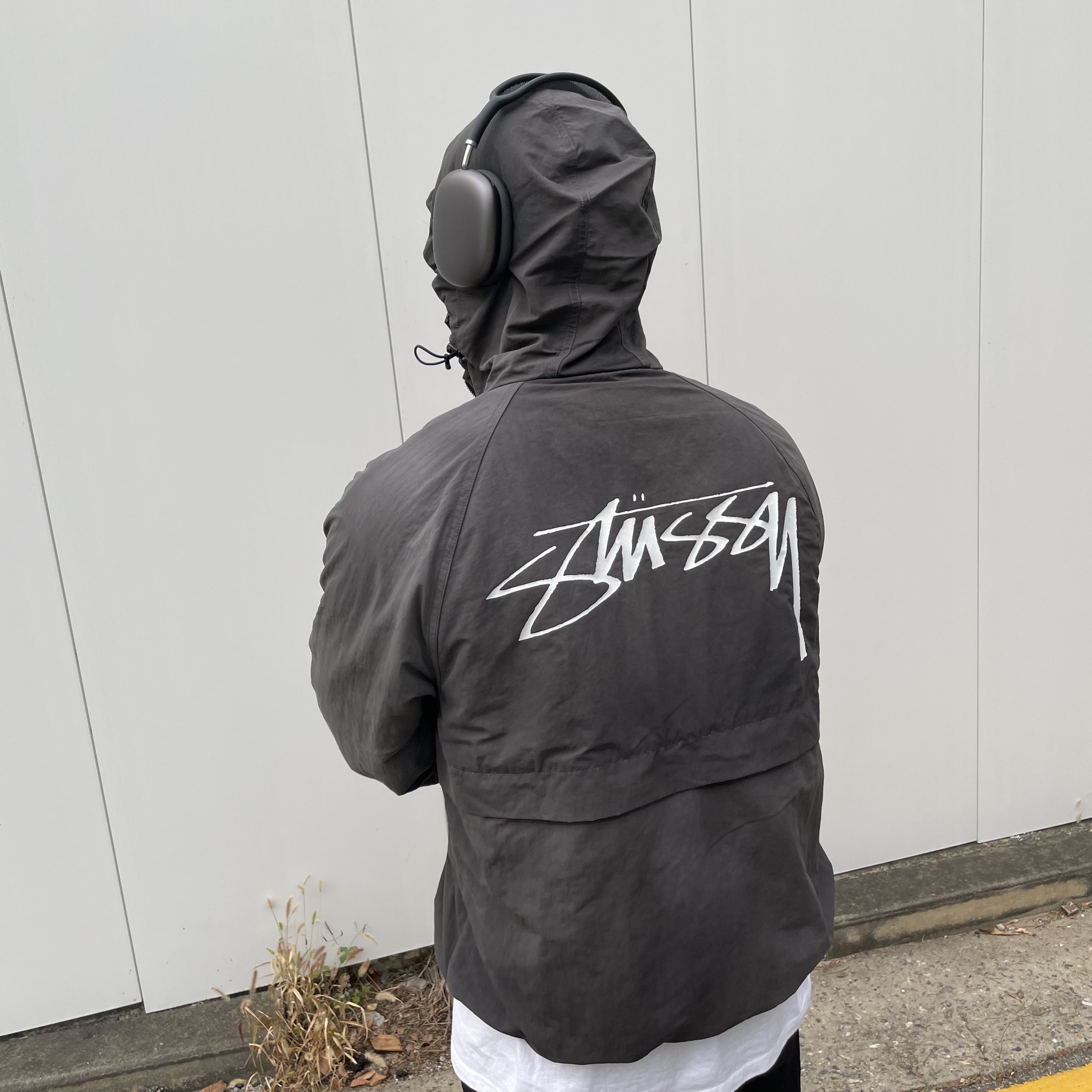 Stussy Wave Dye Beach Shell Jacket Black, Apple AirPods Max Lightning Space Gray (Korean Ver.) 착용 스타일 - 2