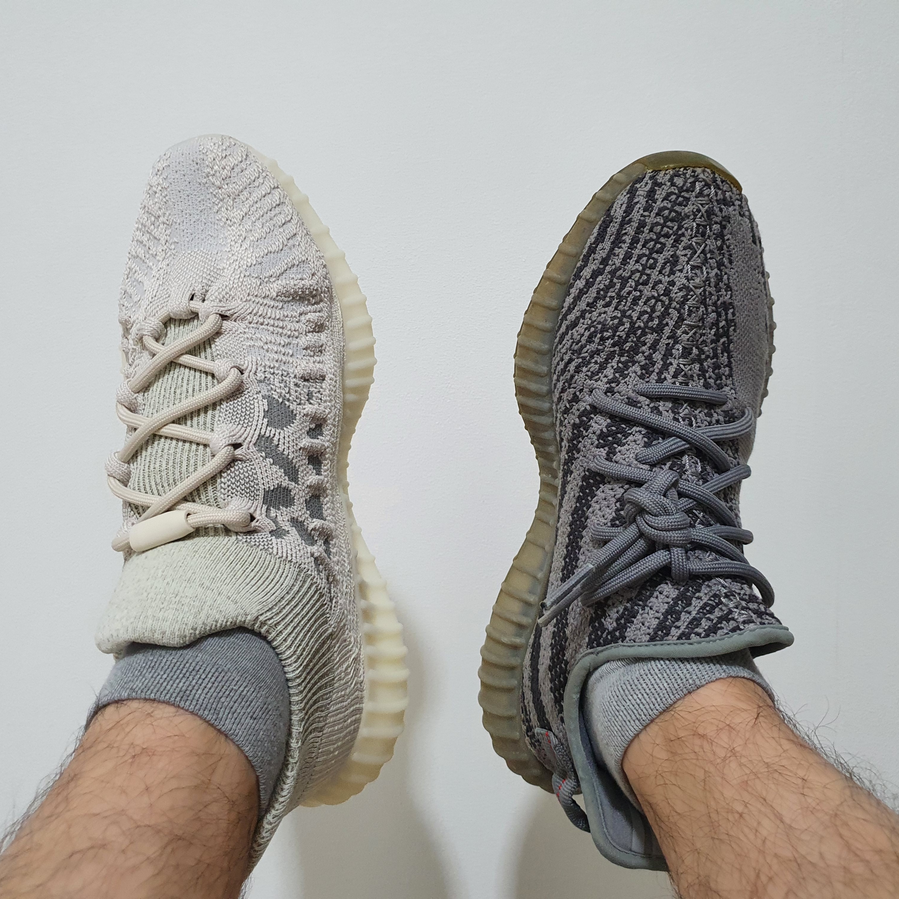 Adidas Yeezy 350 V2 CMPCT Slate Bone 2022/2023, Adidas Yeezy Boost 350 V2 Beluga 2.0 착용 스타일 - 1