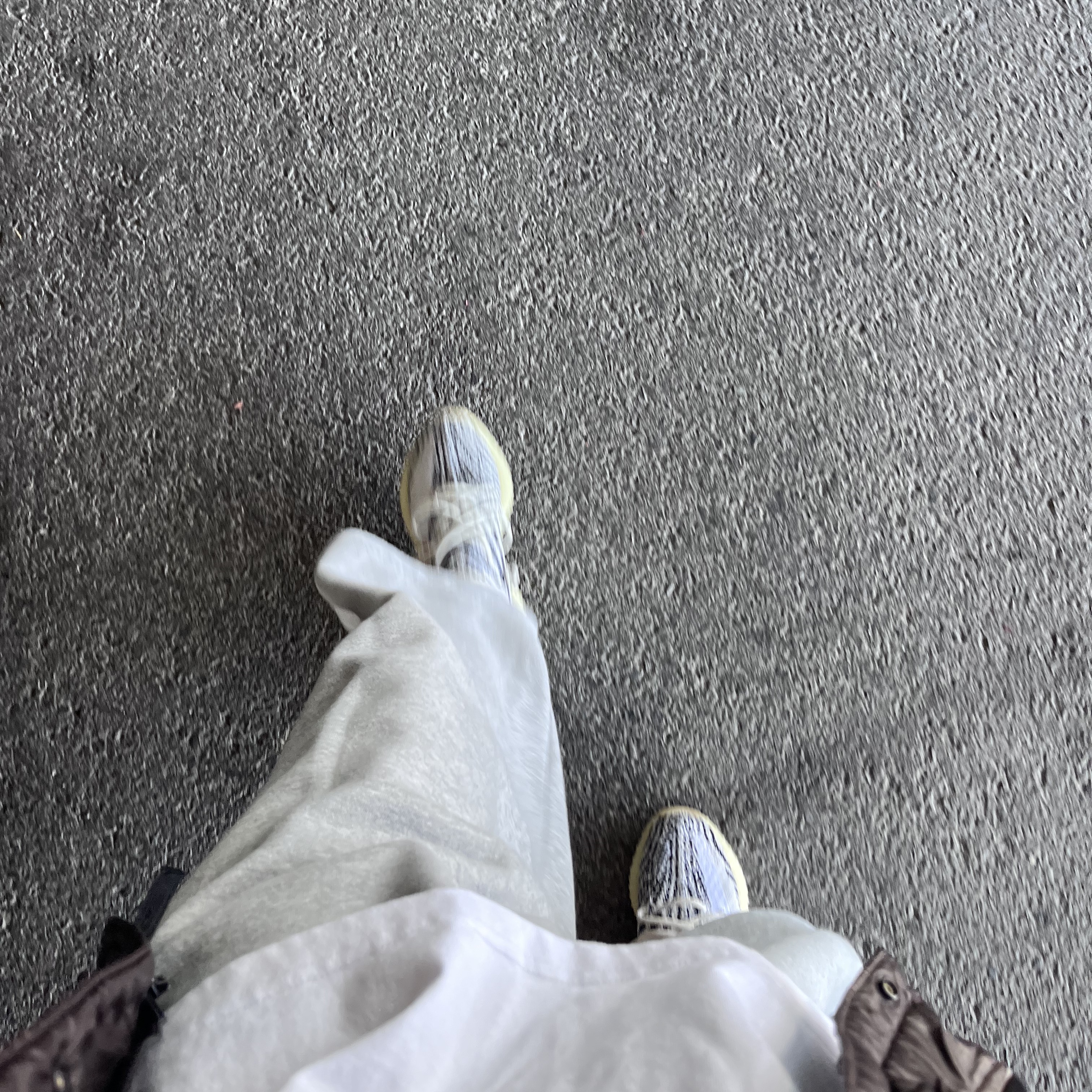 Adidas Yeezy Boost 350 V2 Zebra 2017/2019/2020 착용 스타일