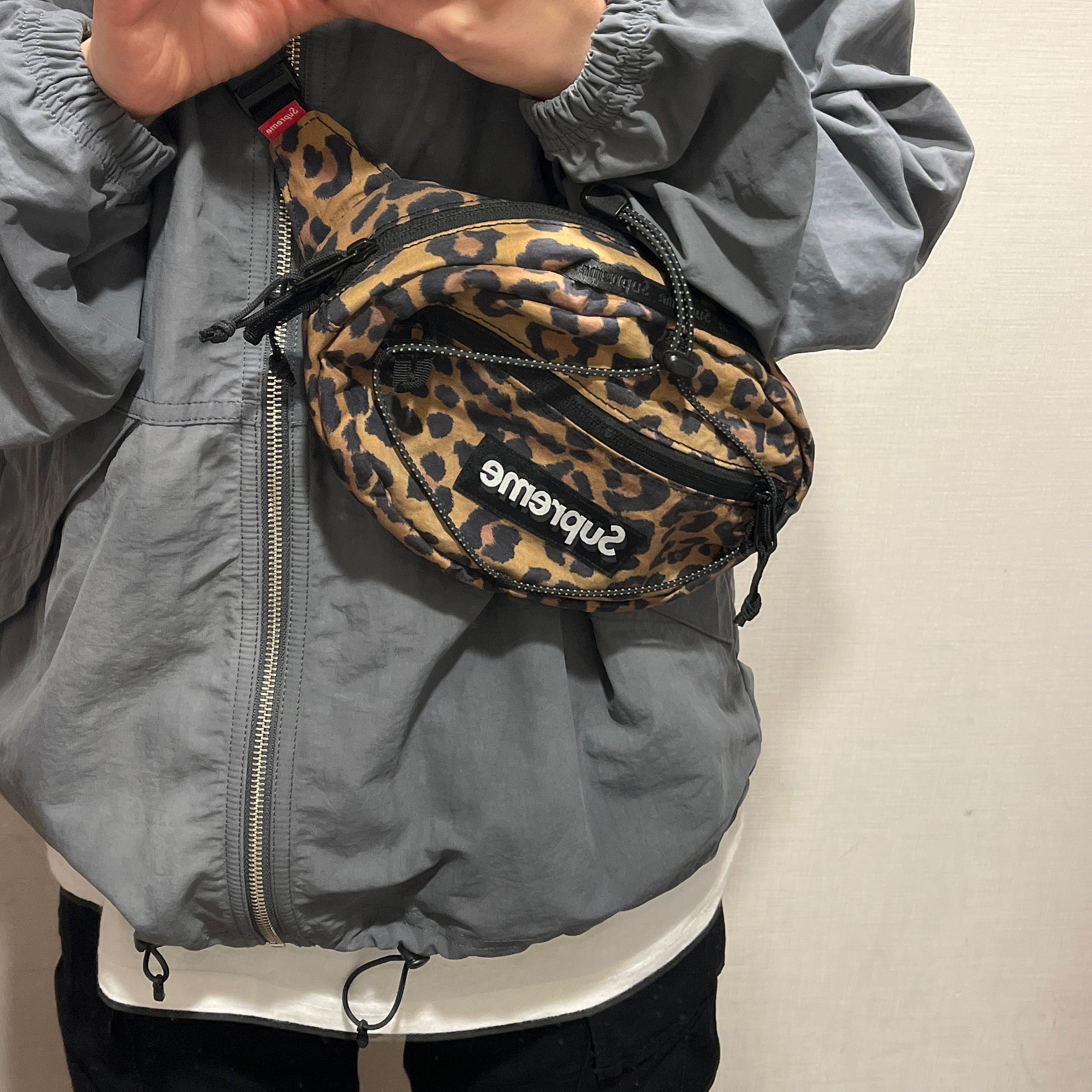 Supreme Waist Bag Leopard - 20FW 착용 스타일