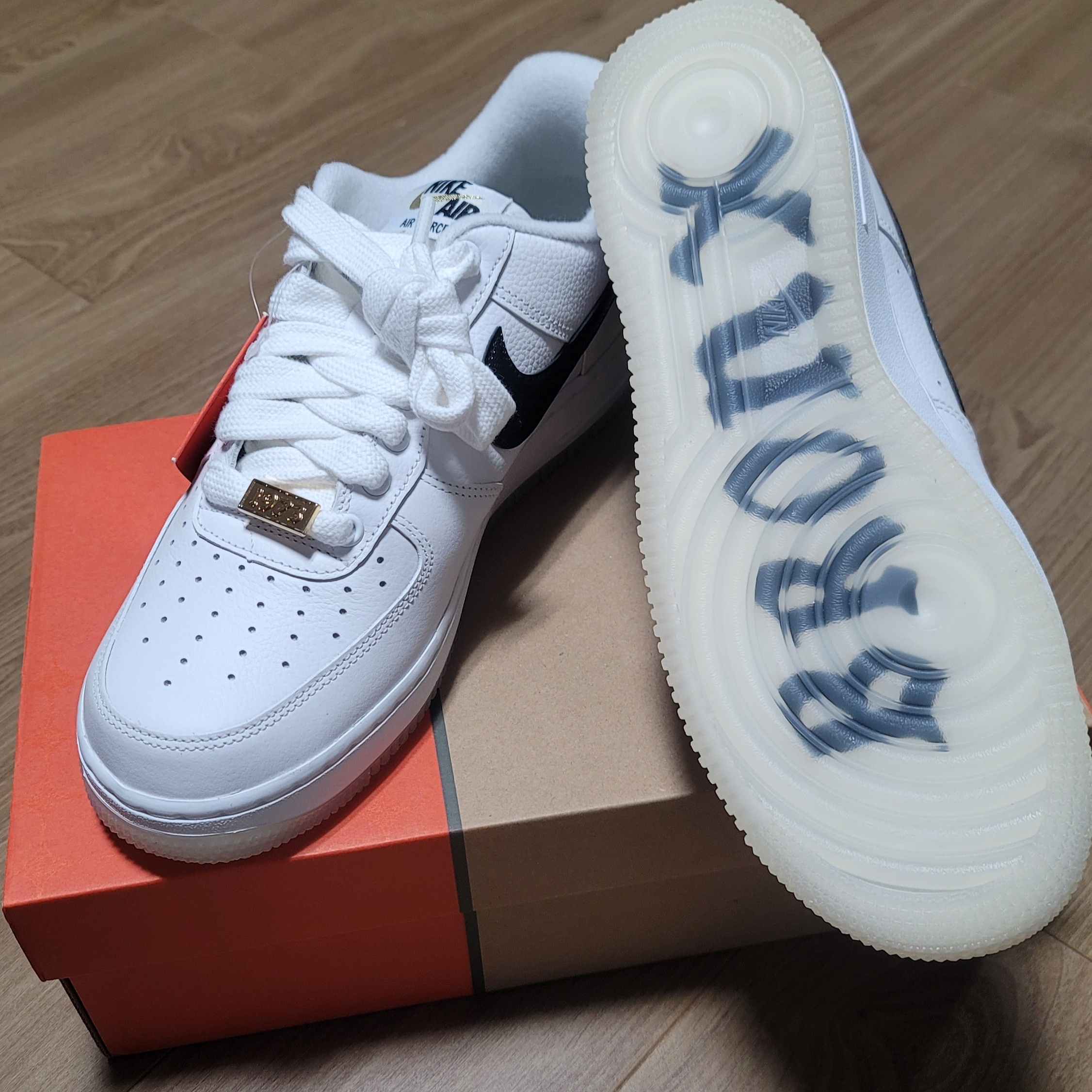Nike Air Force 1 '07 PRM Bronx Origins 착용 스타일 - 2