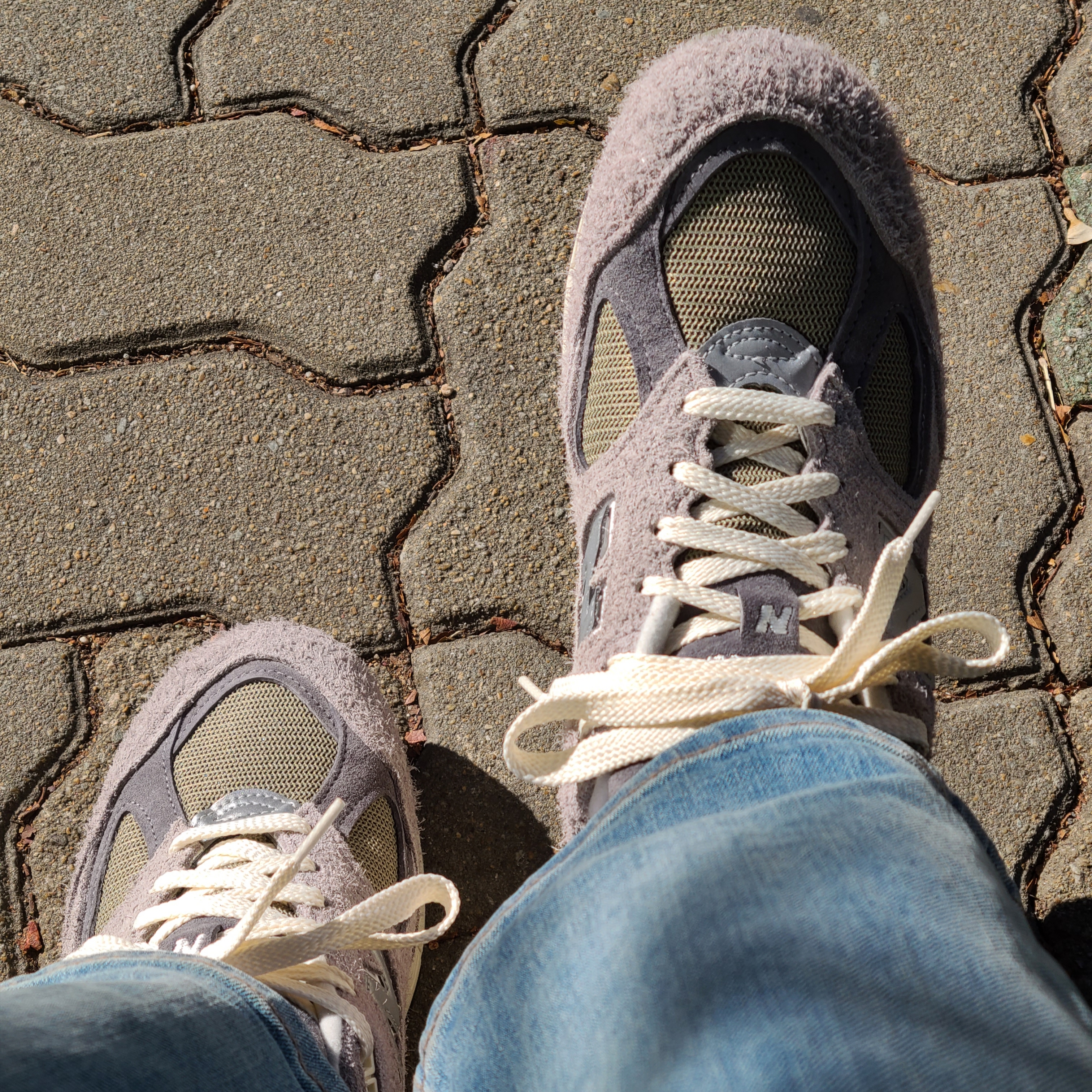New Balance 990v2 Made in USA Marblehead Incense 착용 스타일 - 4