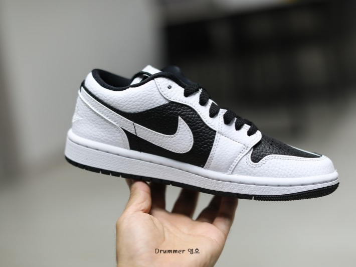 (W) Jordan 1 Low SE Black White 착용 스타일 - 2
