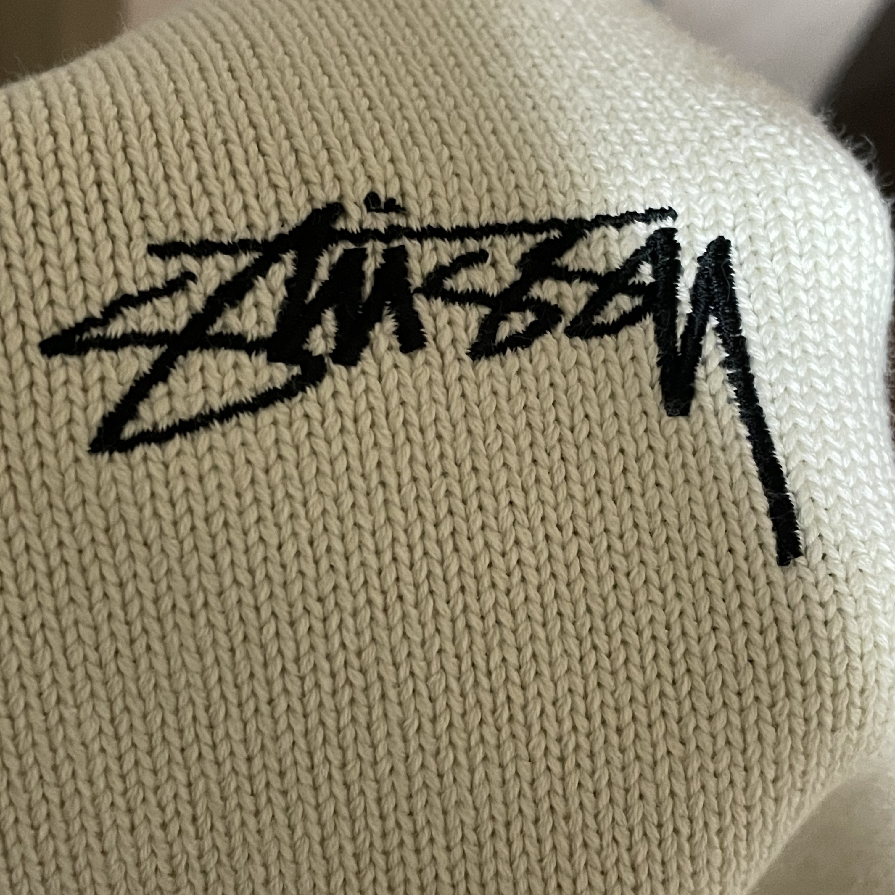 Stussy Care Label Sweater Natural 착용 스타일