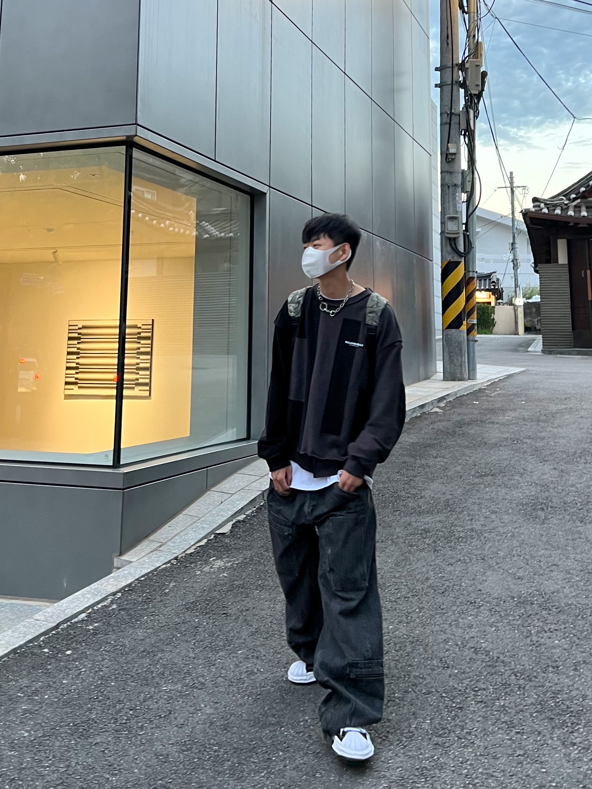 Maison Mihara Yasuhiro Blakey OG Sole Canvas Low-top Sneakers Black White, Stussy Canvas Backpack Veil Camo 착용 스타일 - 2