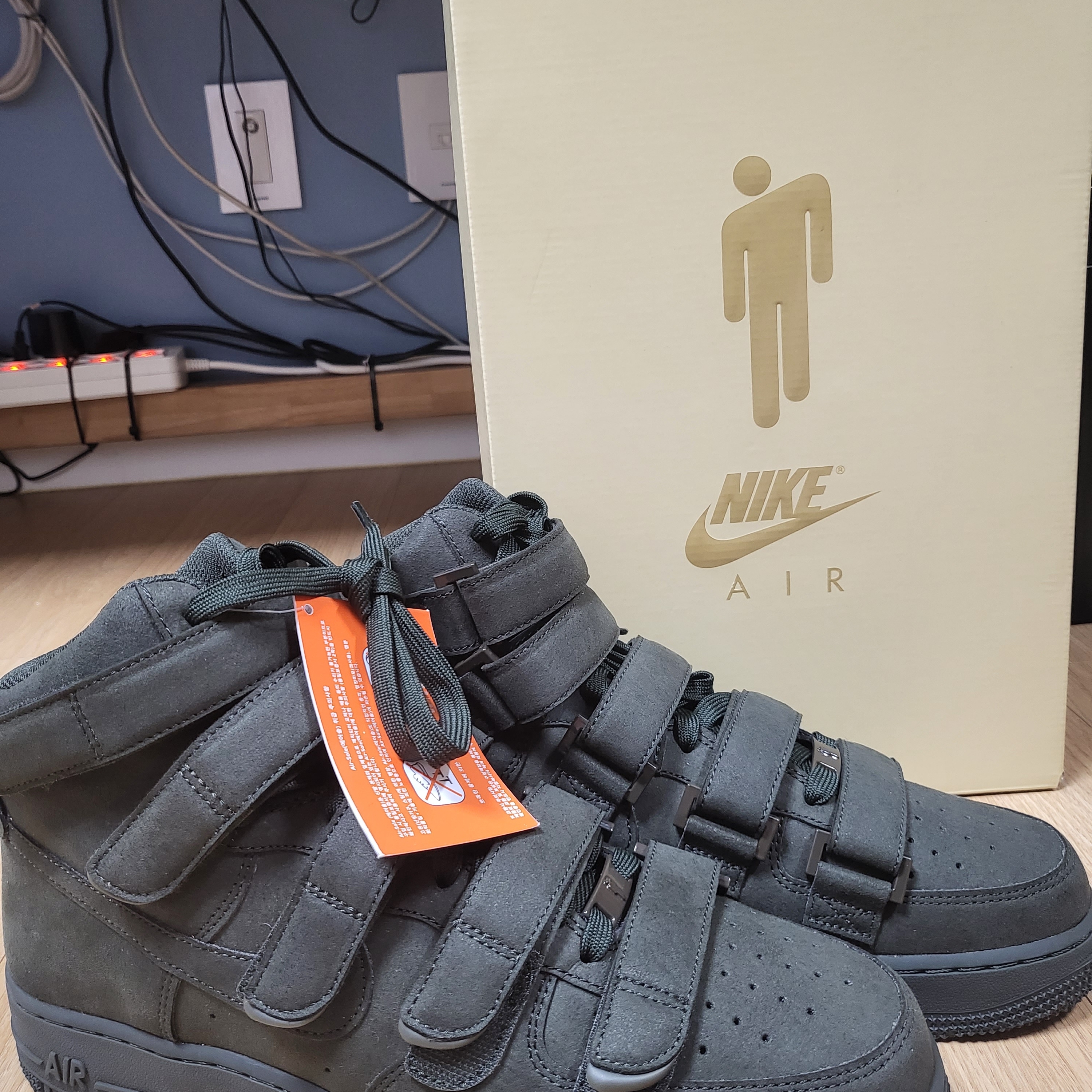 Nike x Billie Eilish Air Force 1 High '07 SP Sequoia 착용 스타일 - 1