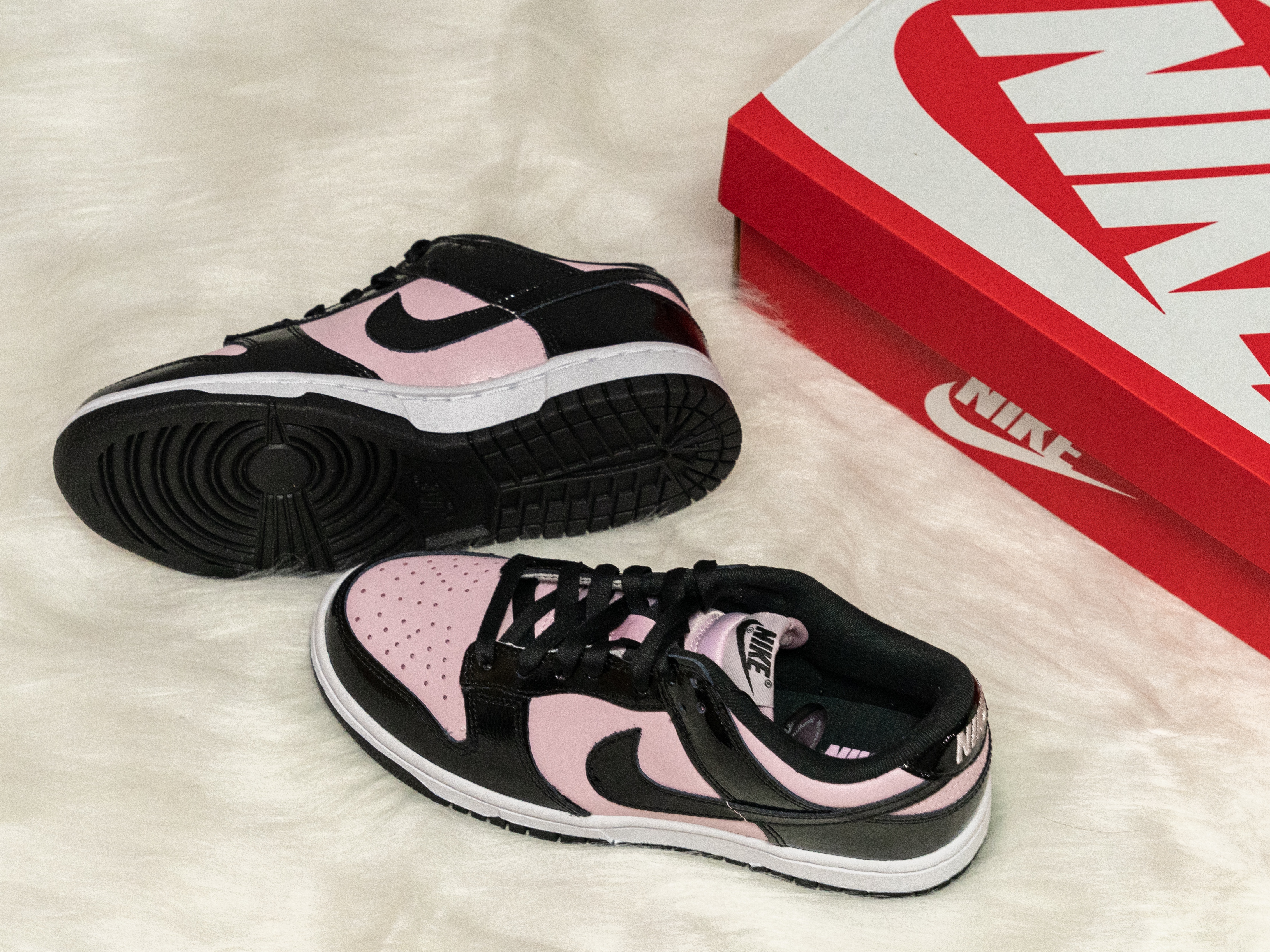 (W) Nike Dunk Low Essential Pink Foam Black 착용 스타일 - 2